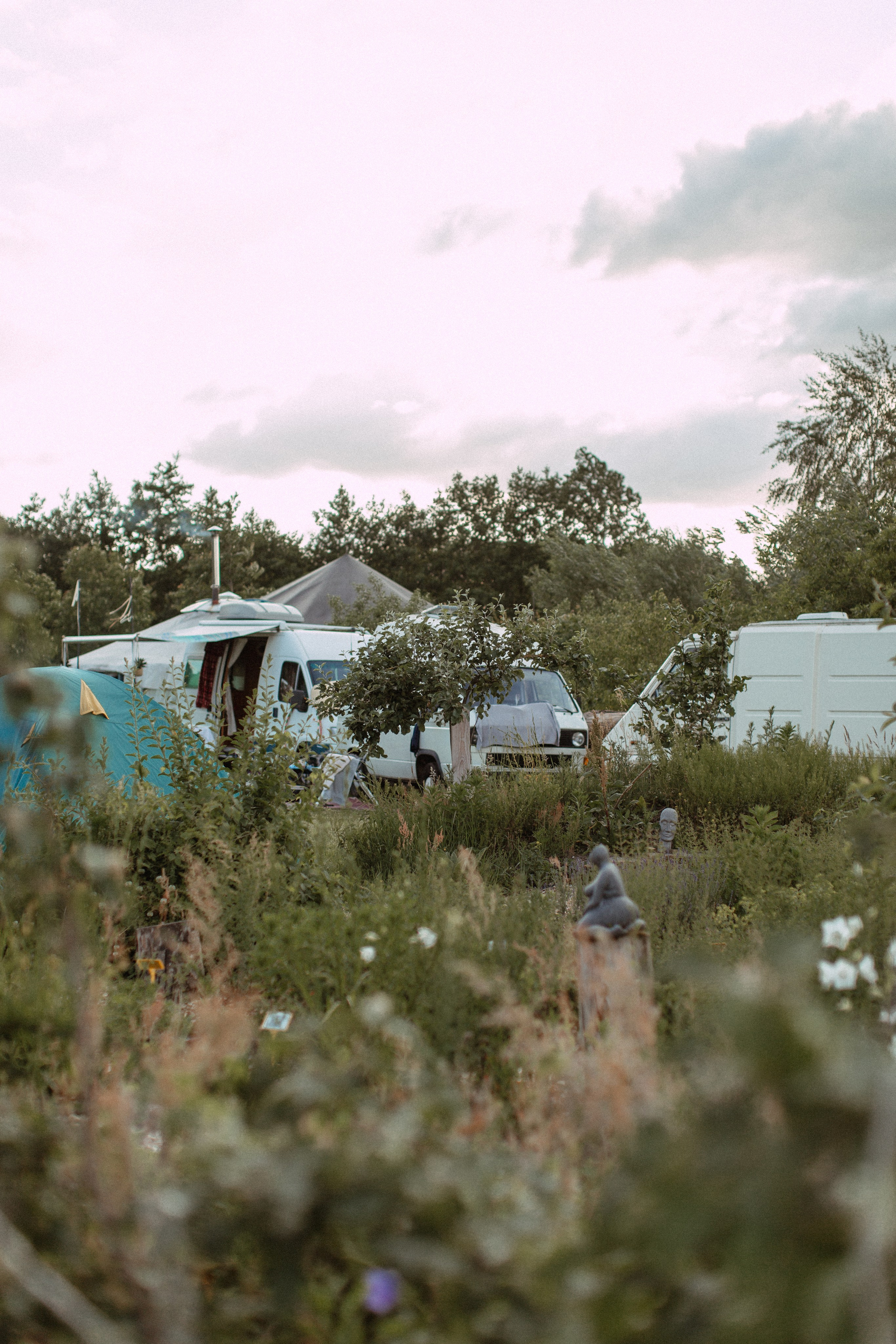 High vibes retreat reportage. True self