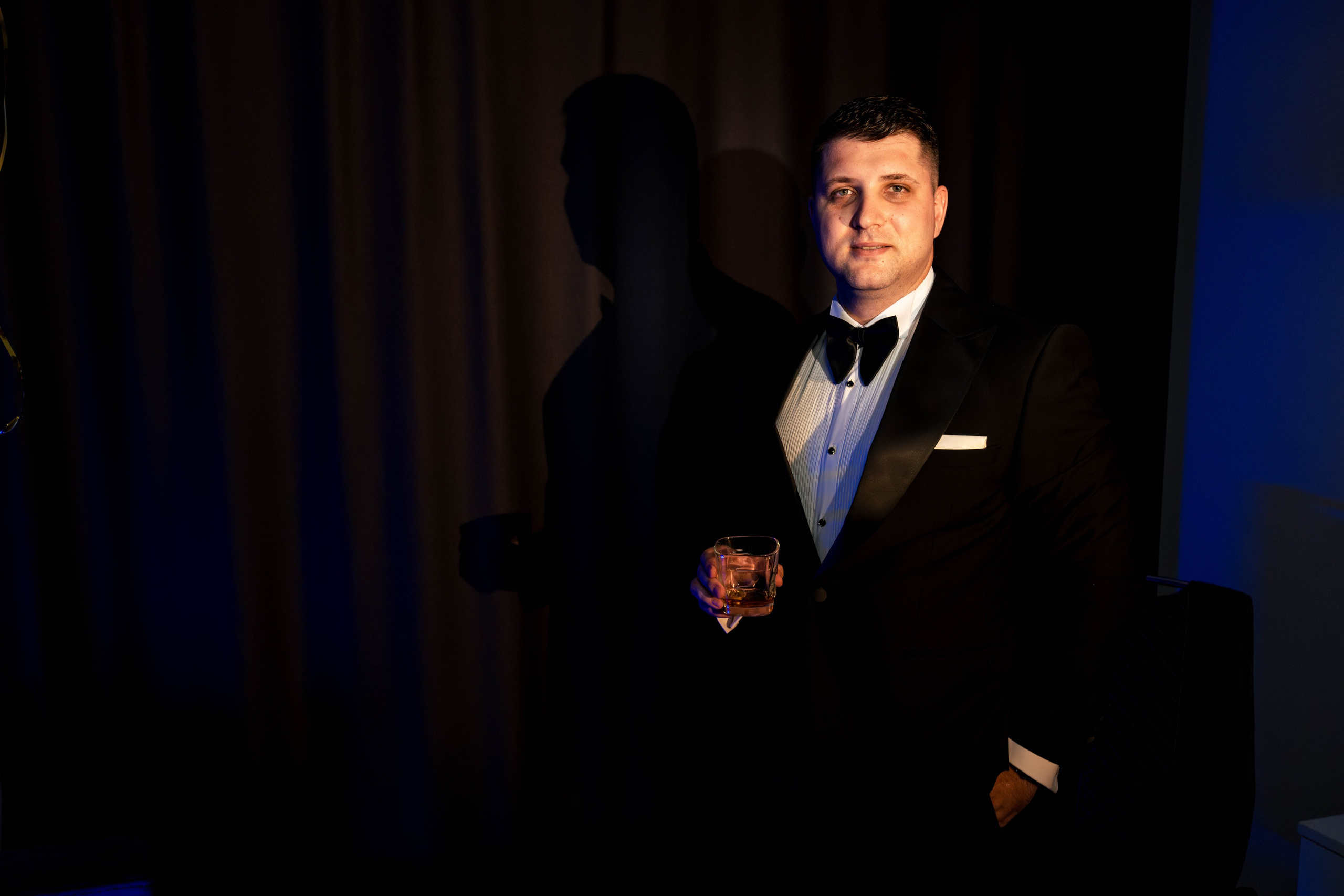 Andreea, Damian si Aris. Acasă