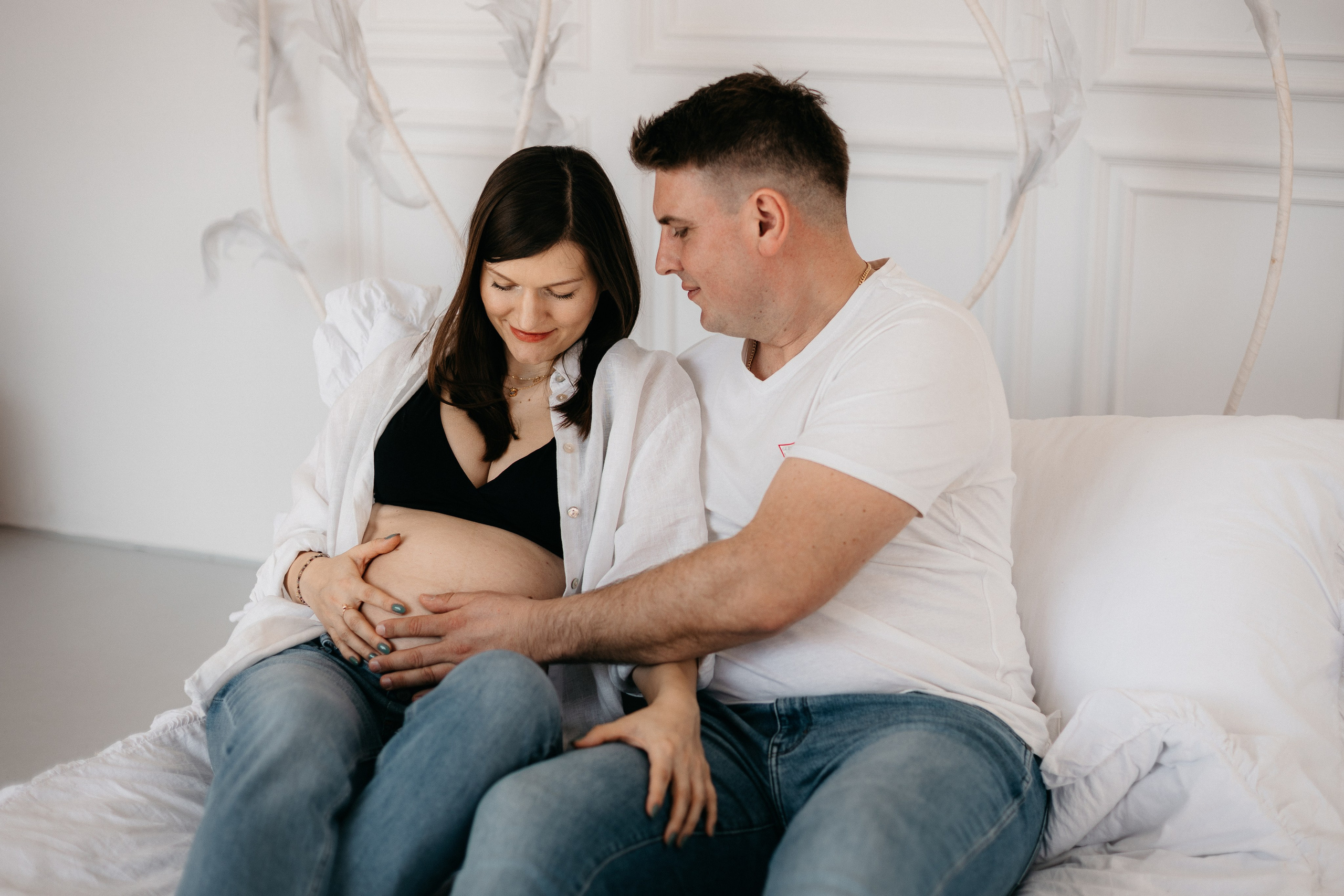 Pełna emocji fotografia sesja ciążowa lifestyle | Natalia Malinowska Fotografia | Augustów Warszawa. Natalia Malinowska Fotografia | Fotograf ślubny i rodzinny Augustów Warszawa