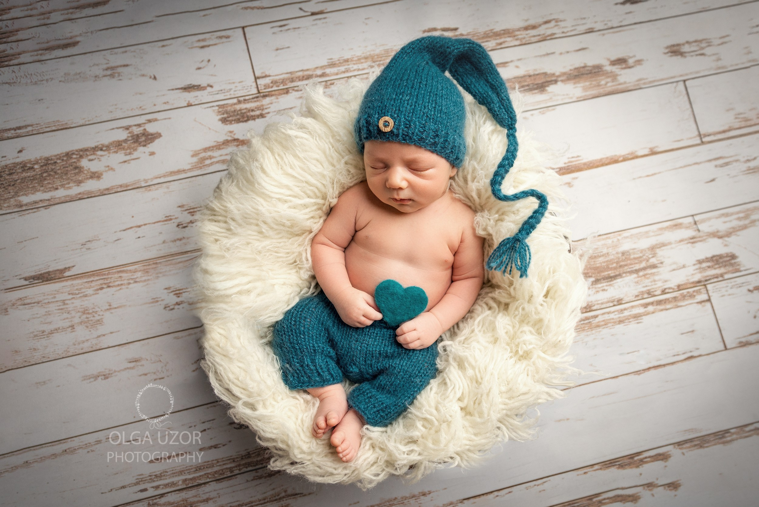 Newborn photo session Stevenage, Hertfordshire. Photographer. Stevenage, Hertfordshire family, maternity and newborn photographer