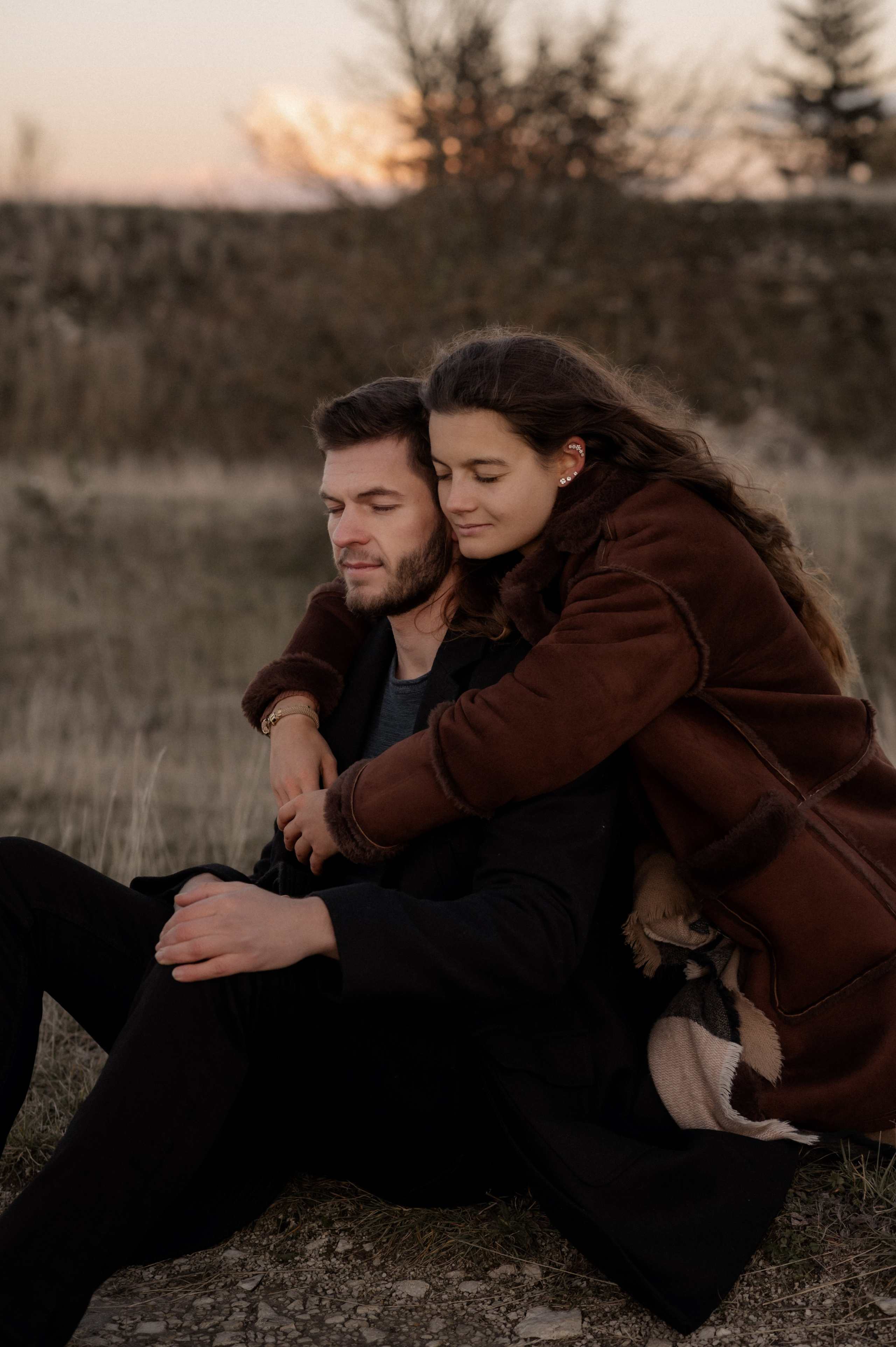 Wenn der Wind flüstert | Paarshooting am Gelben Berg. Фотограф в Нюрнберге Ирина Менерт из Ансбаха
