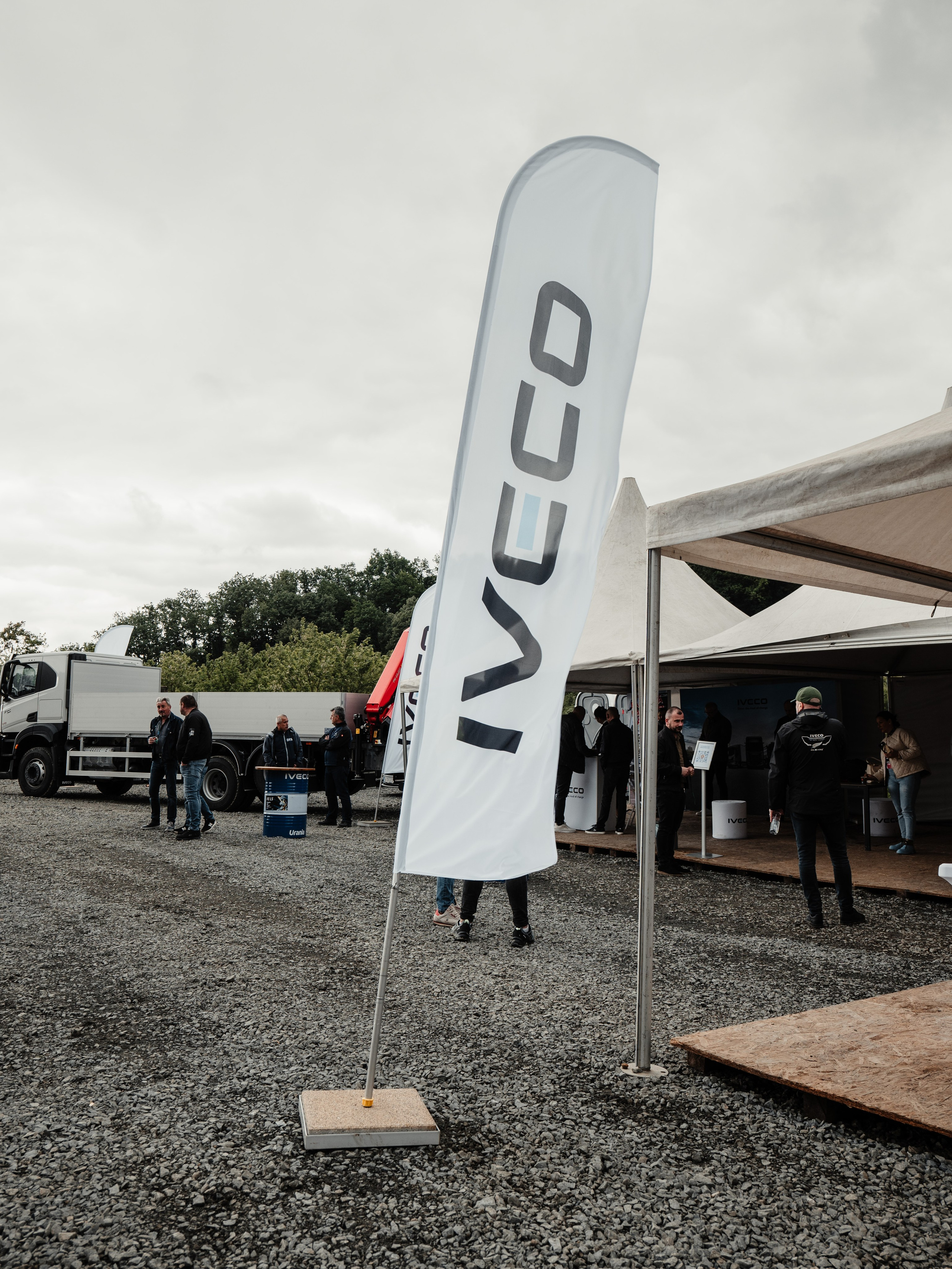 LANSARE IVECO T-WAY. Freesh Media Products