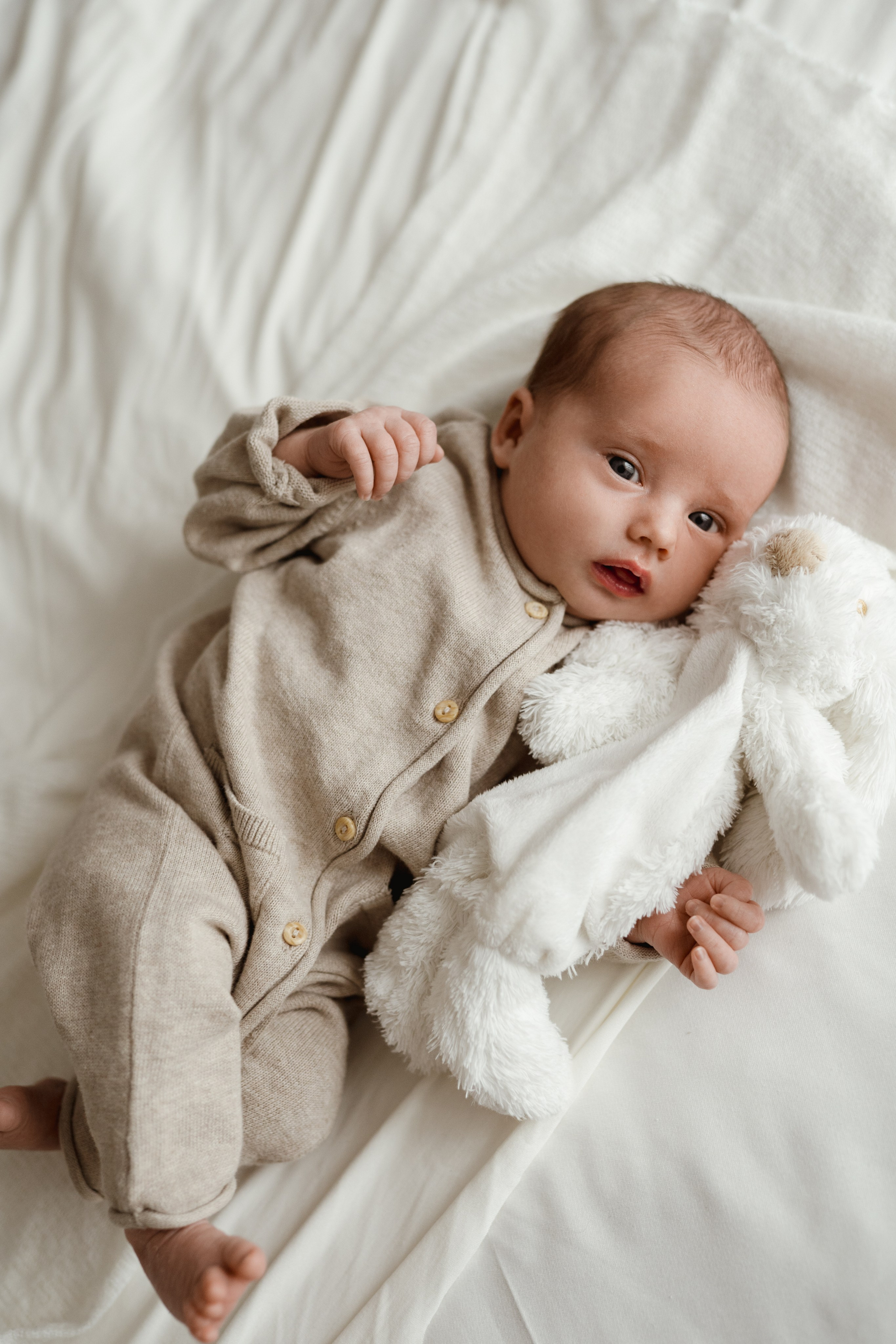 Sesja noworodkowa w domu. Fotograf Łódź - sesja ciążowa, noworodkowa, dziecięca. Studio w Łodzi