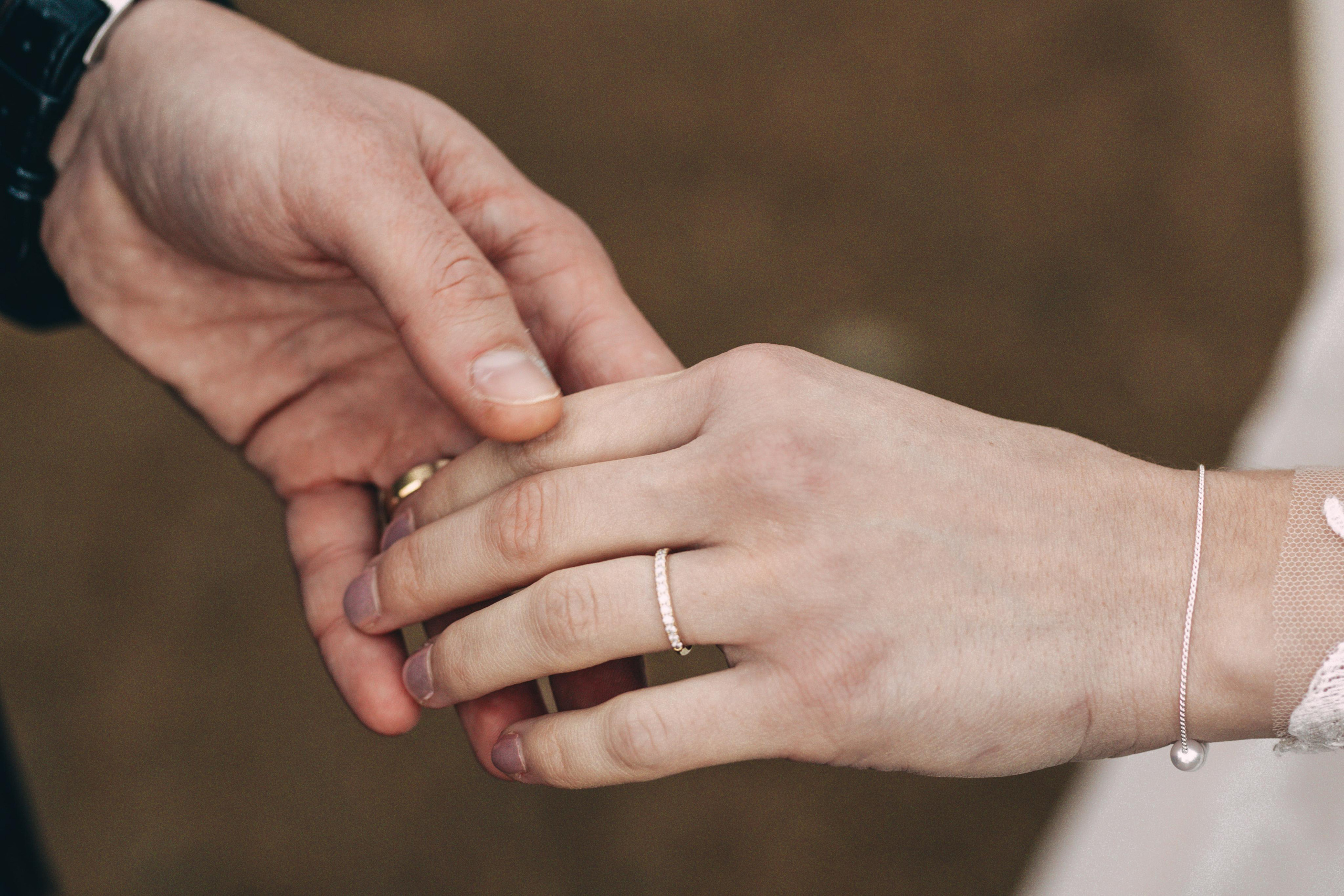 Svatební fotografka Praha. Dana Lišková — Empatická fotografka | Introspektivní umělkyně | Neurodivergentní koučka| Zakladatelka Artepy.cz