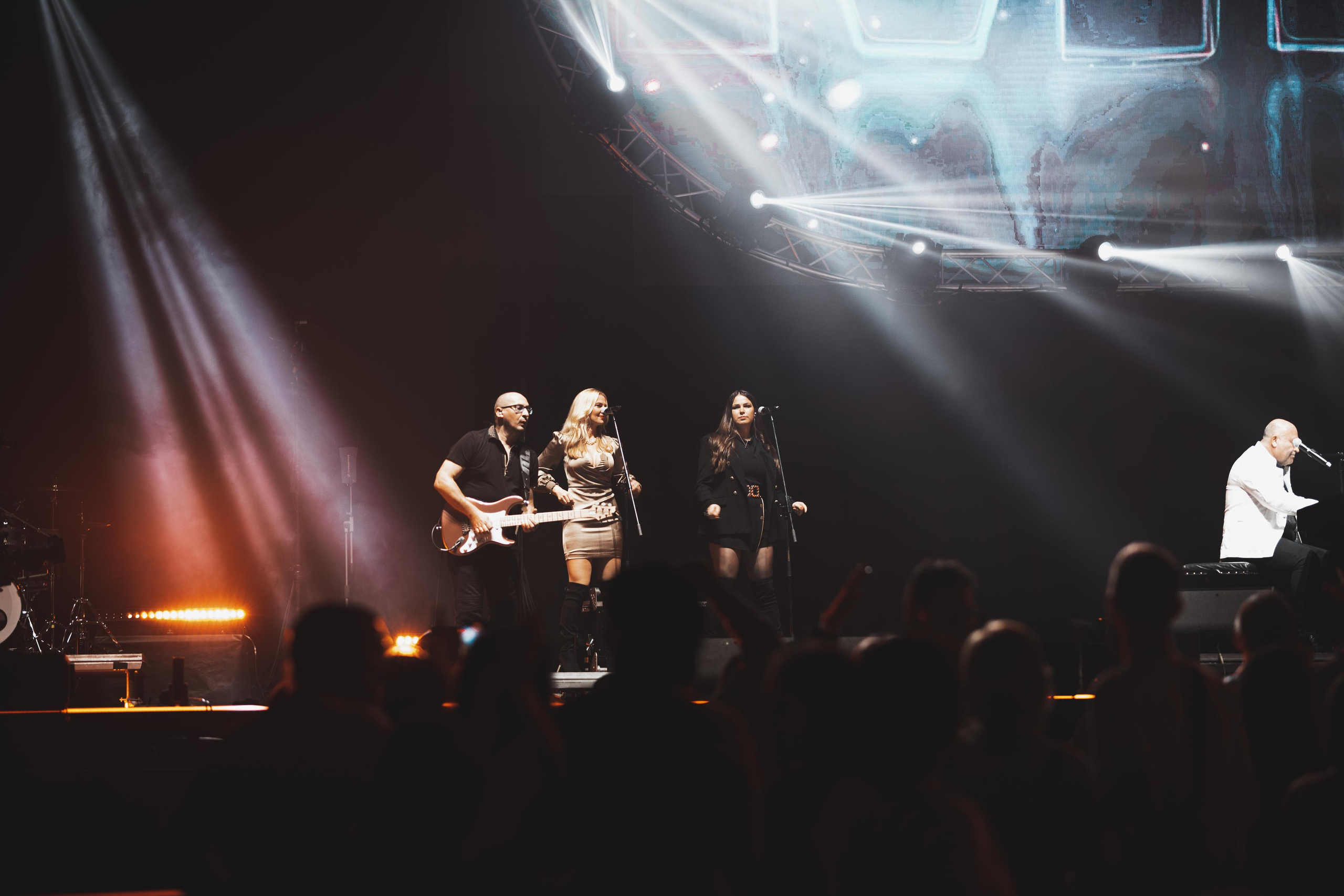 Event photography. Dana Lišková — Empathetic Photographer | Introspective Artist |Neurodivergent Coach | Founder of Artepy.cz