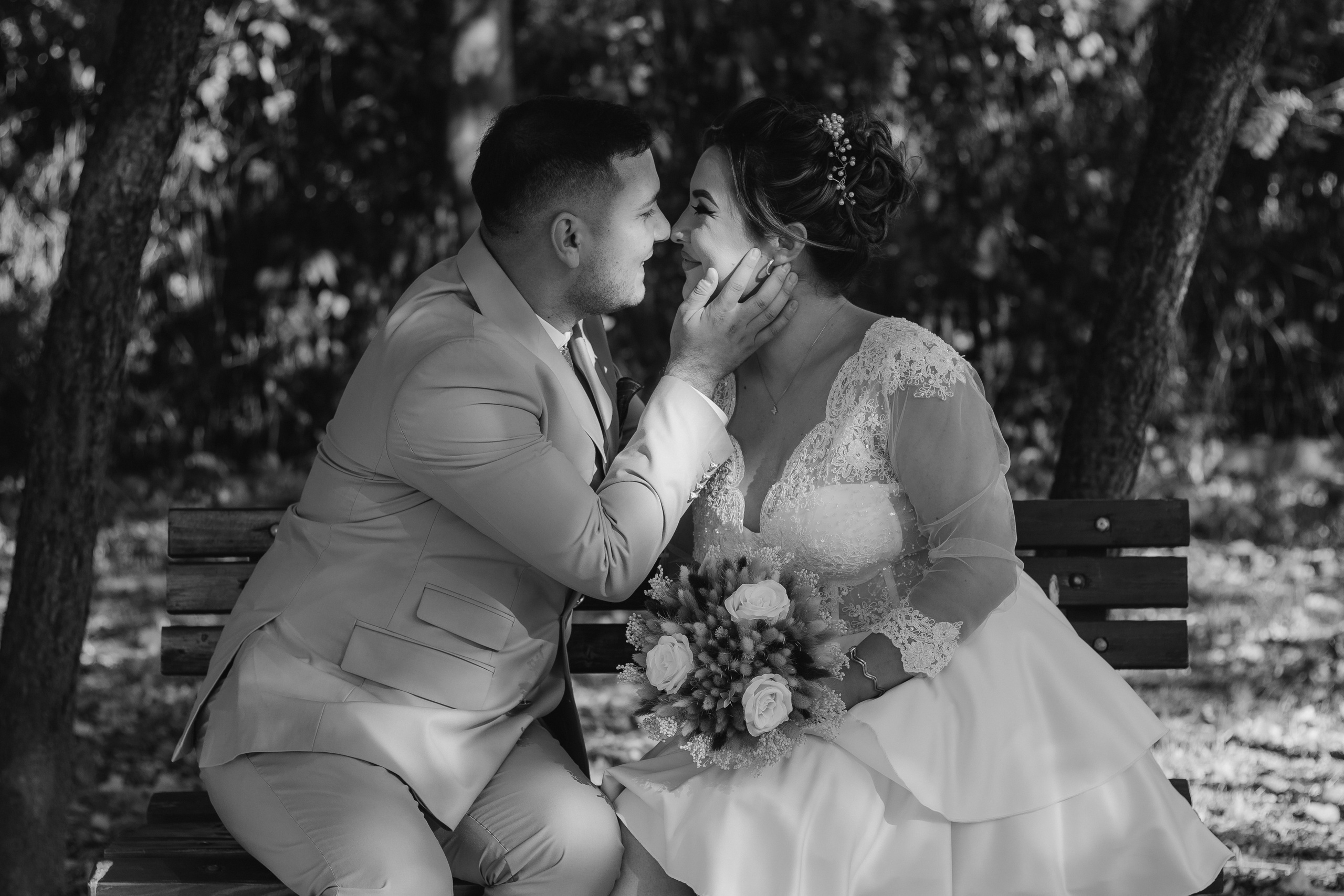 Ramona & Sebi. Fotograf si videograf — evenimente si studio