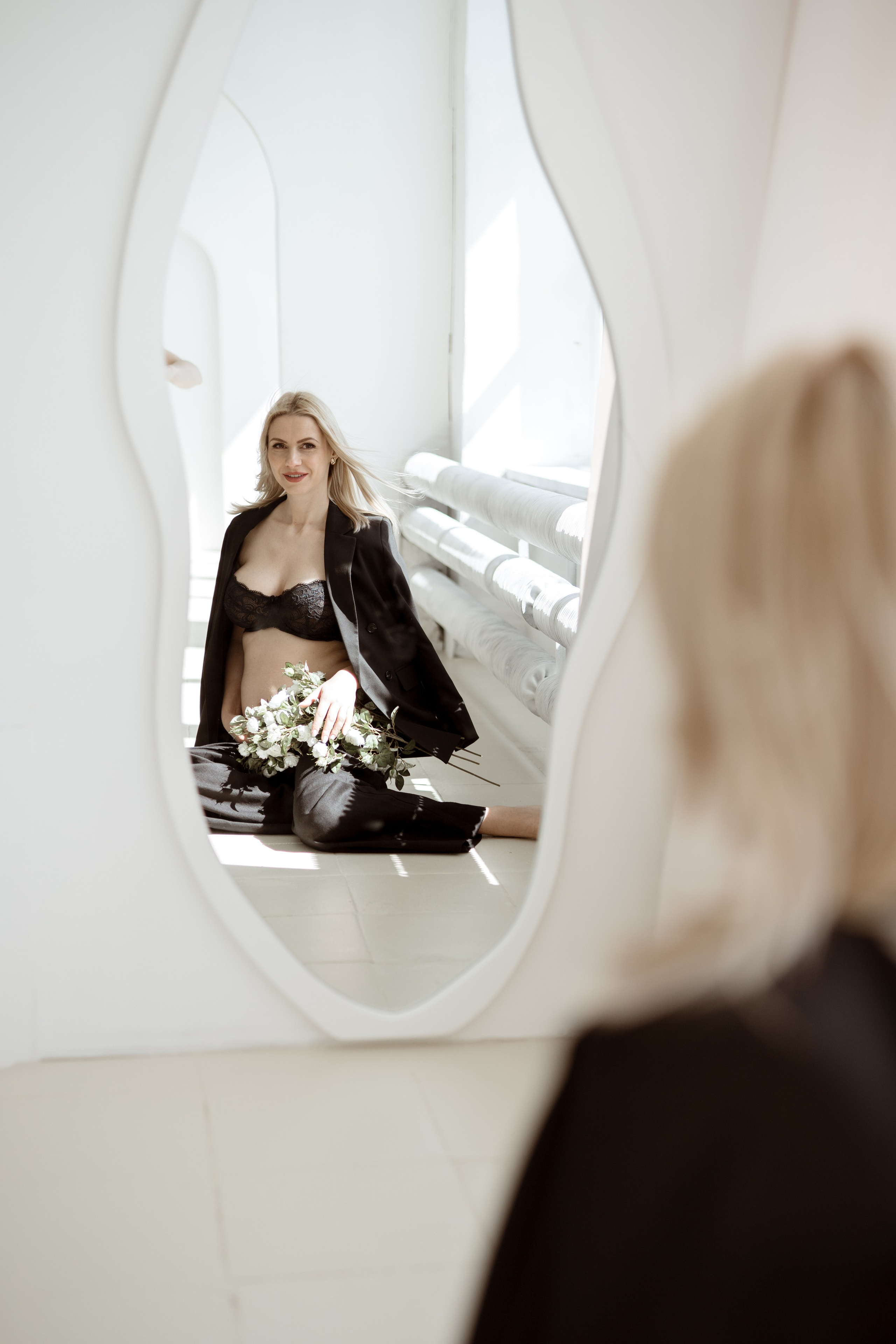 Naturalna, wyjątkowa, delikatna sesja ciążowa w Łodzi. Fotograf Łódź - sesja ciążowa, noworodkowa, dziecięca. Studio w Łodzi