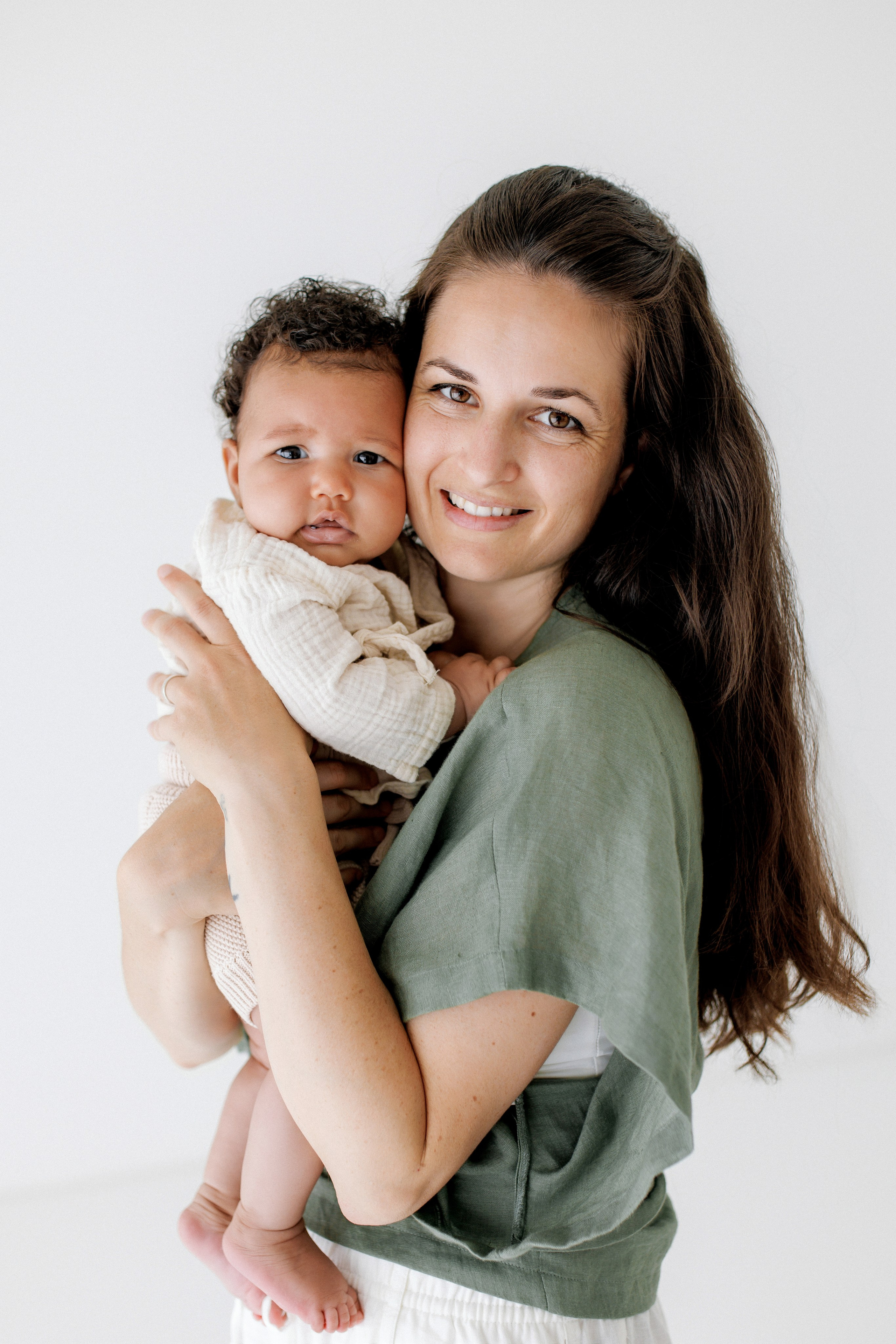 Newborn-Fotografie in Zürich — Natürlich. Minimalistisch. Ohne Zeitdruck. Wedding and Family Photographer Switzerland and Italy. Valeria Diaz