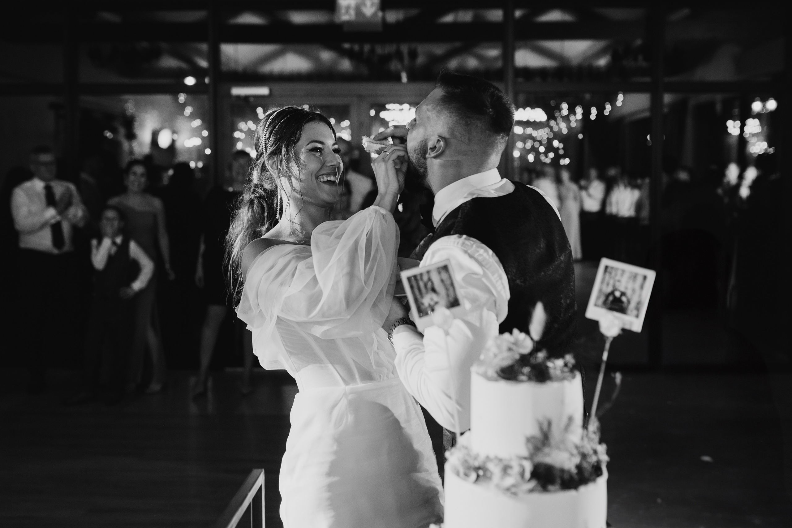 Sala Koralowa w Jaworzu: Opowieść o ślubie Nikoli i Kacpra. Karkowskafoto - fotografia miłości