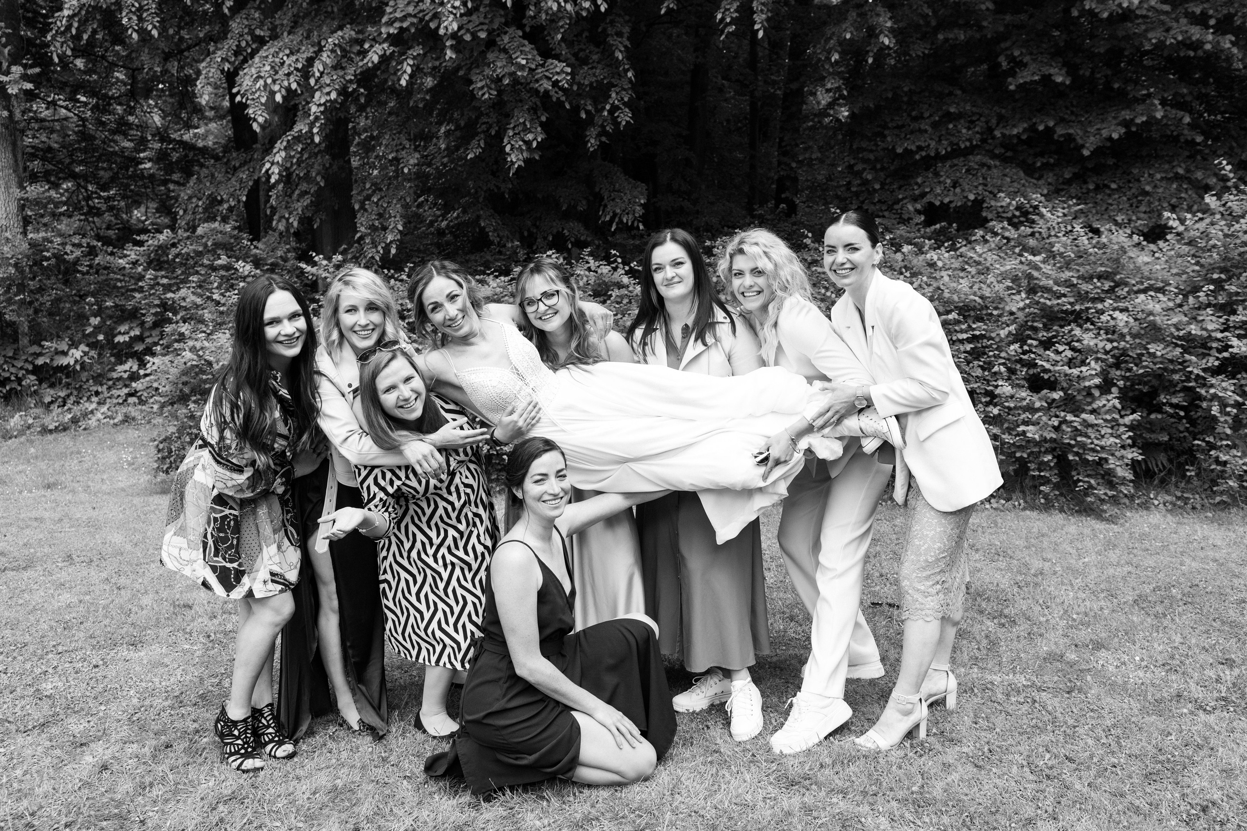 Bride and Groom Photoshoot. Lifestyle and Family Photographer in Pisek Oxana Telupilova