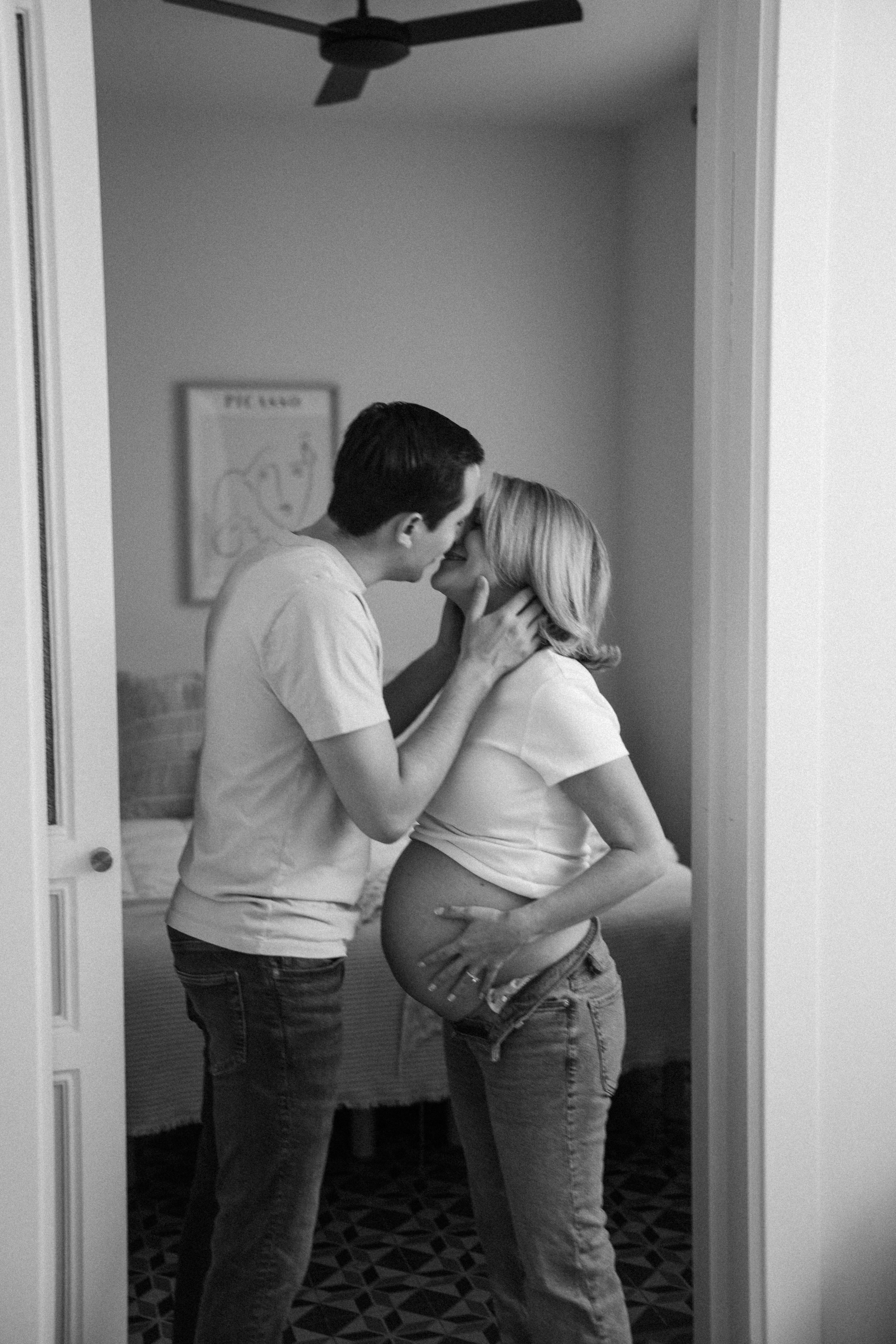 Pregnancy and family portrait photographer. maternity photoshoot. Photographer in Madrid, Spain. Alyona Belyaninova