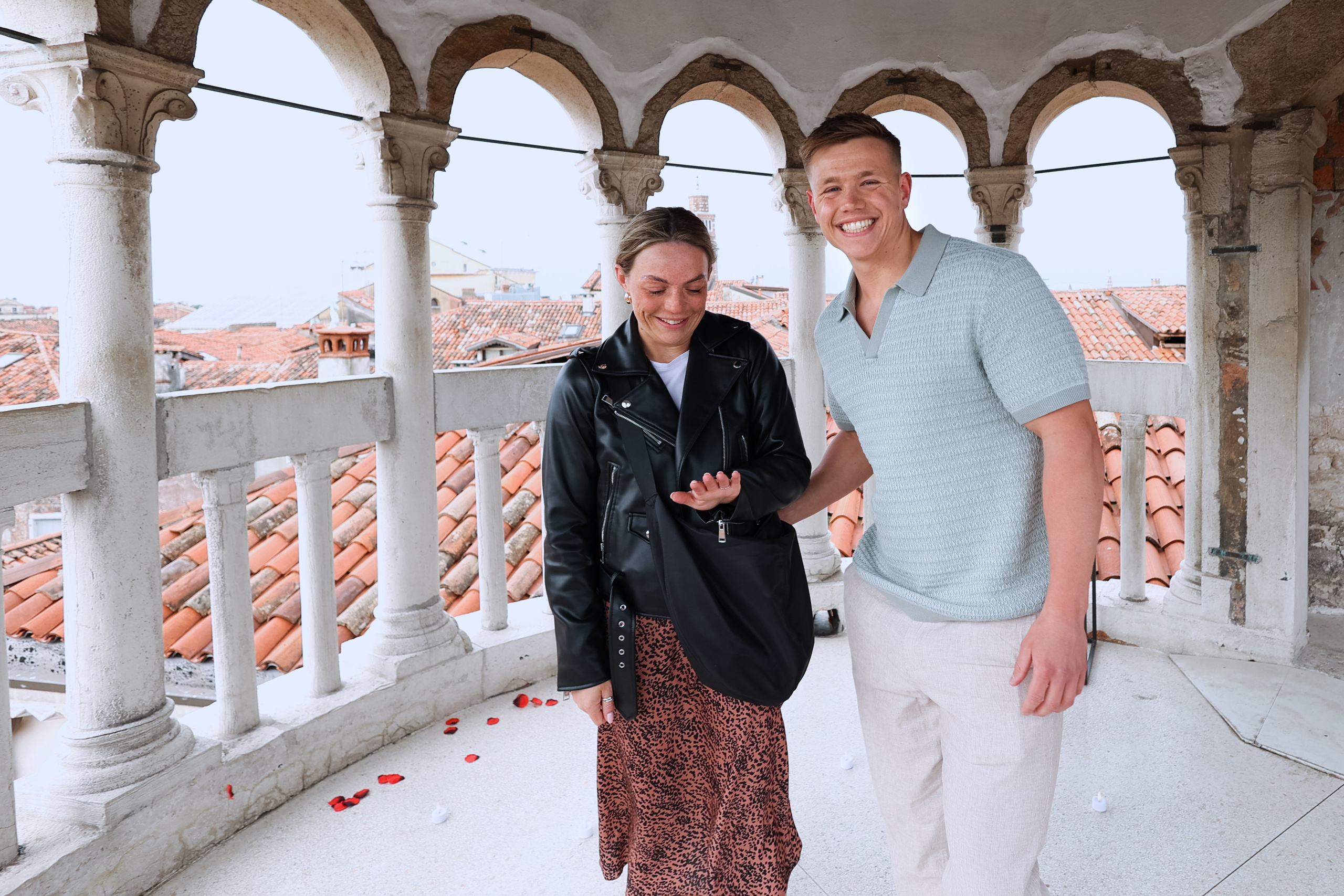 Wedding proposal at Scala Contarini del Bovolo. Photographer in Venice, Viktoria Antonova