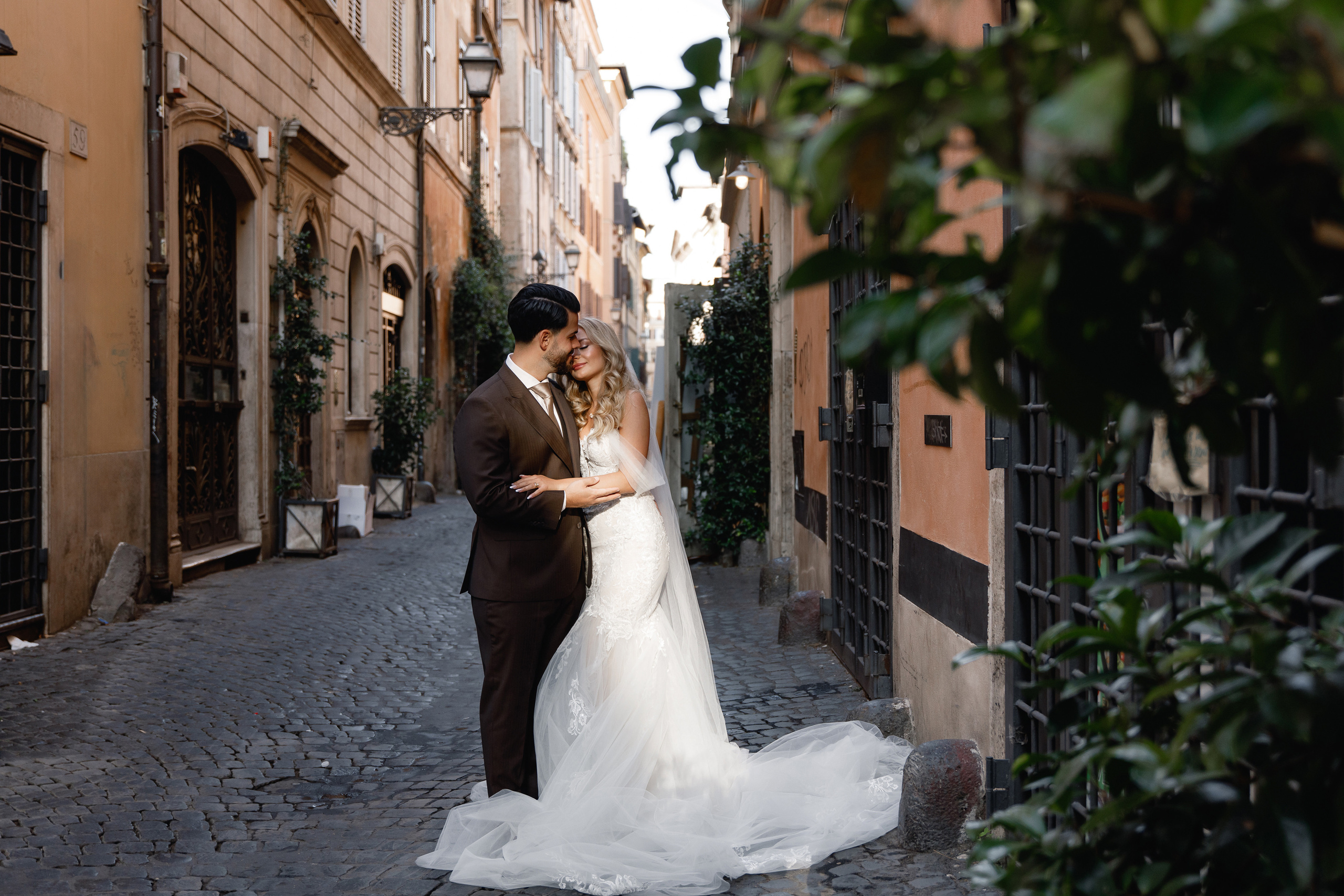 Wedding photographer in Rome. Wedding Photographer Rome Tuscany Como Sicily Puglia Amalfy Italy- Oksana Savenchuk
