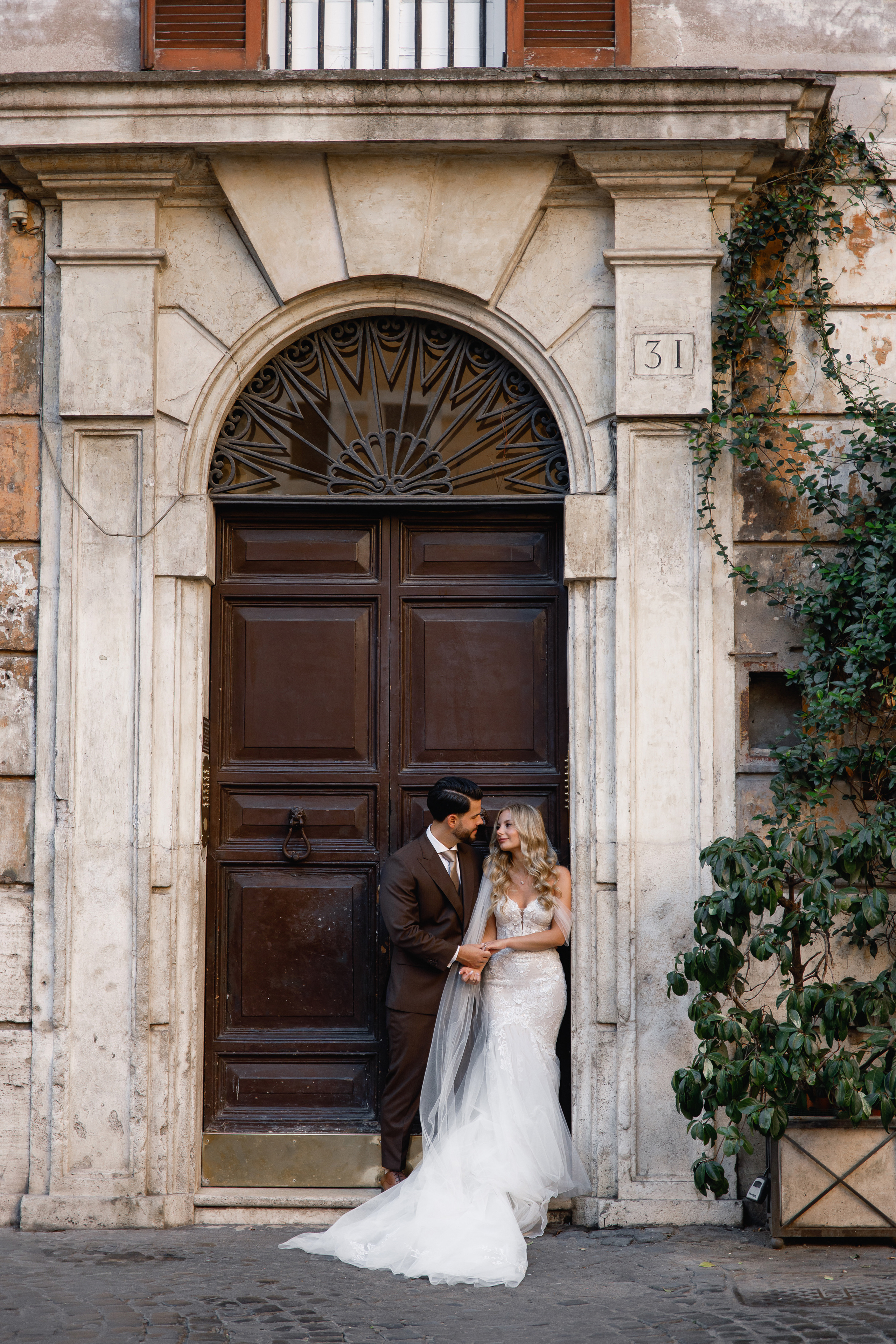 Wedding photographer in Rome. Wedding Photographer Rome Tuscany Como Sicily Puglia Amalfy Italy- Oksana Savenchuk