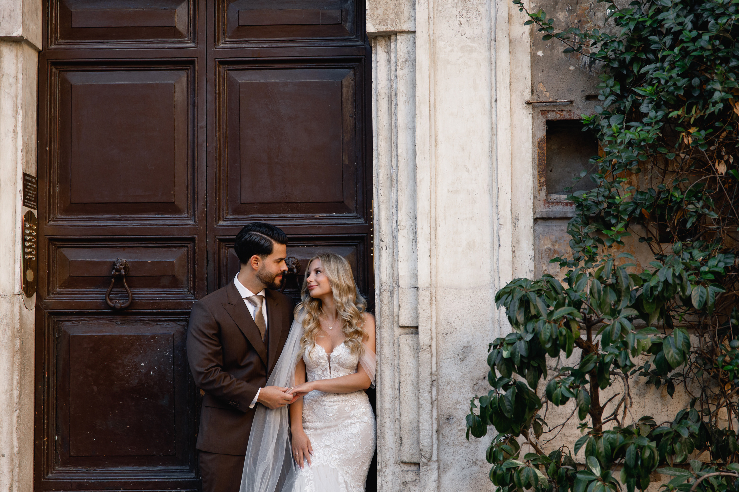 Wedding photographer in Rome. Wedding Photographer Rome Tuscany Como Sicily Puglia Amalfy Italy- Oksana Savenchuk
