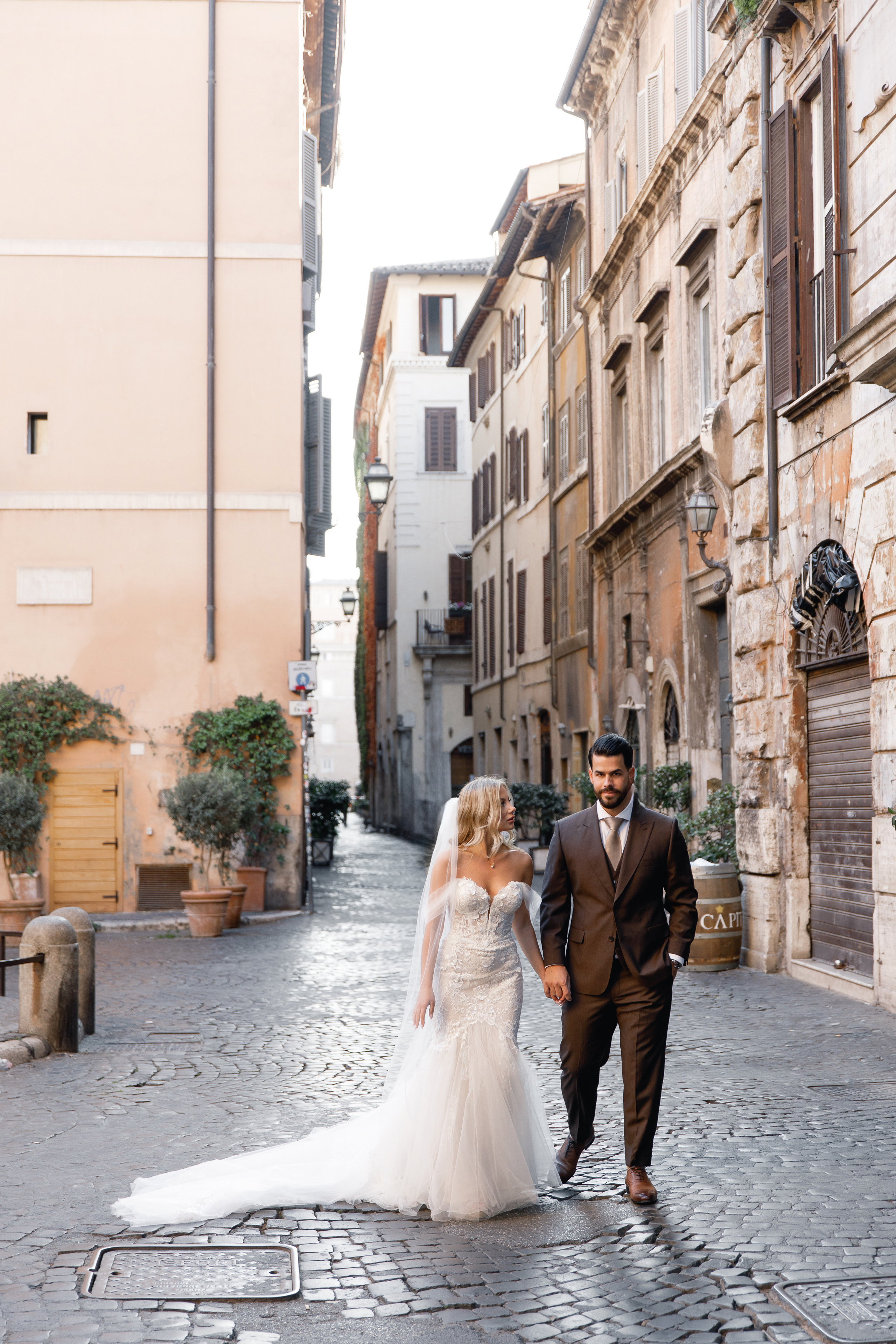 Wedding photographer in Rome. Wedding Photographer Rome Tuscany Como Sicily Puglia Amalfy Italy- Oksana Savenchuk