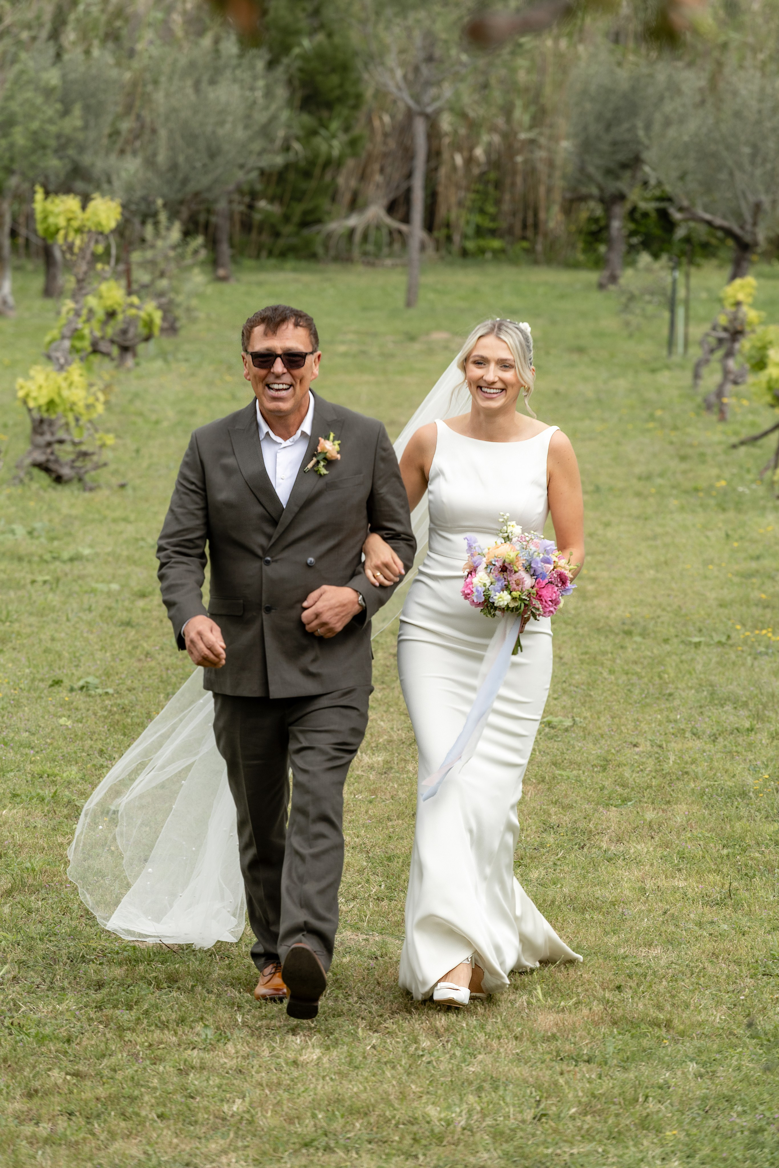 Свадьба в Château Du Puits Es Pratx — яркий день на юге Франции. Евгения Смирнова — фотограф в Тулузе и юго-западной Франции