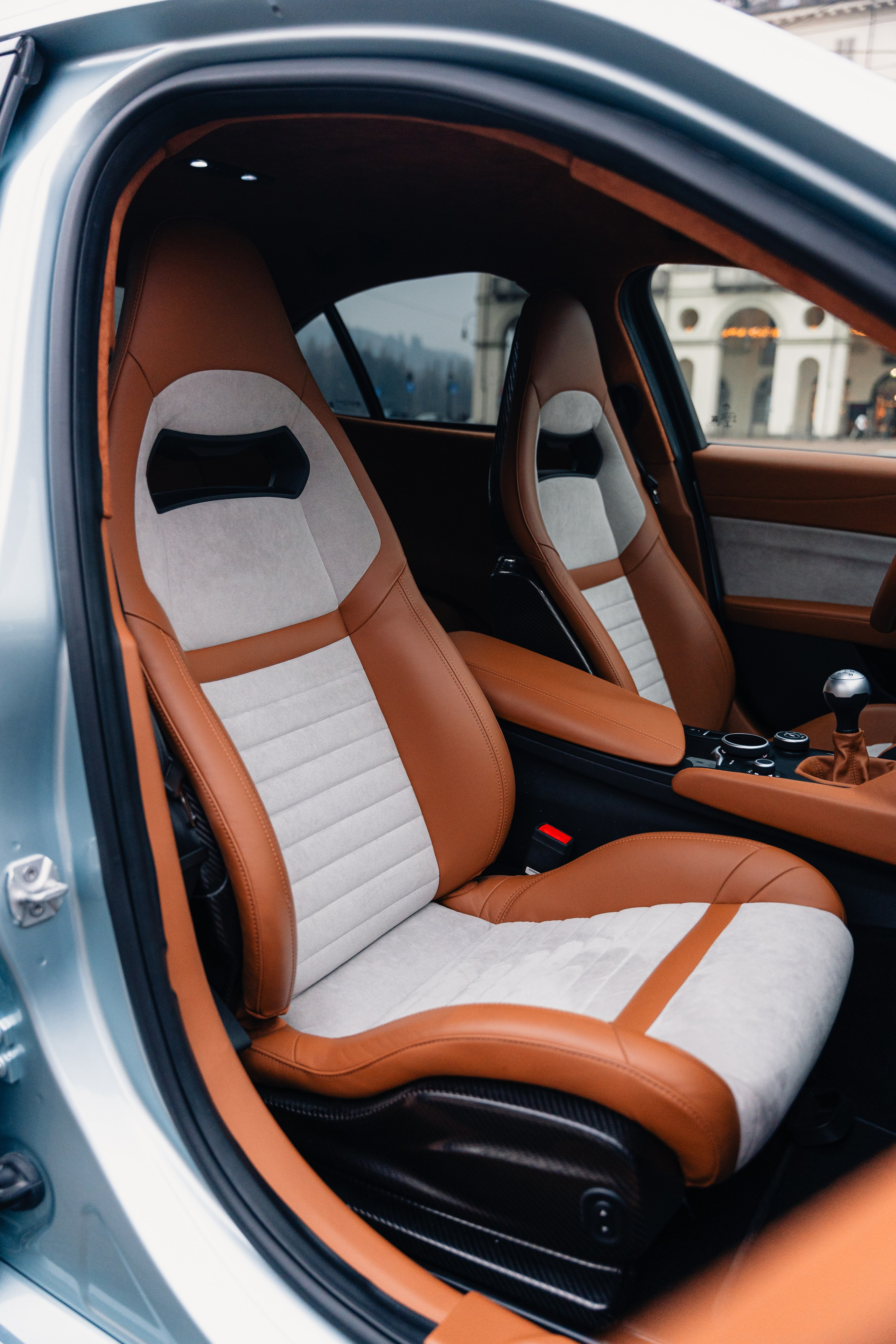 Afla Romeo Giulia ErreErre Fuoriserie. Photographe de voitures à Paris — Vitalii Motruk