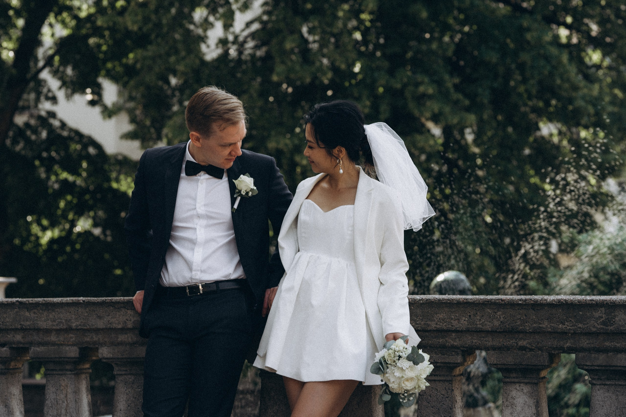 City wedding. Wedding and portrait photographer in Helsinki Vickan O