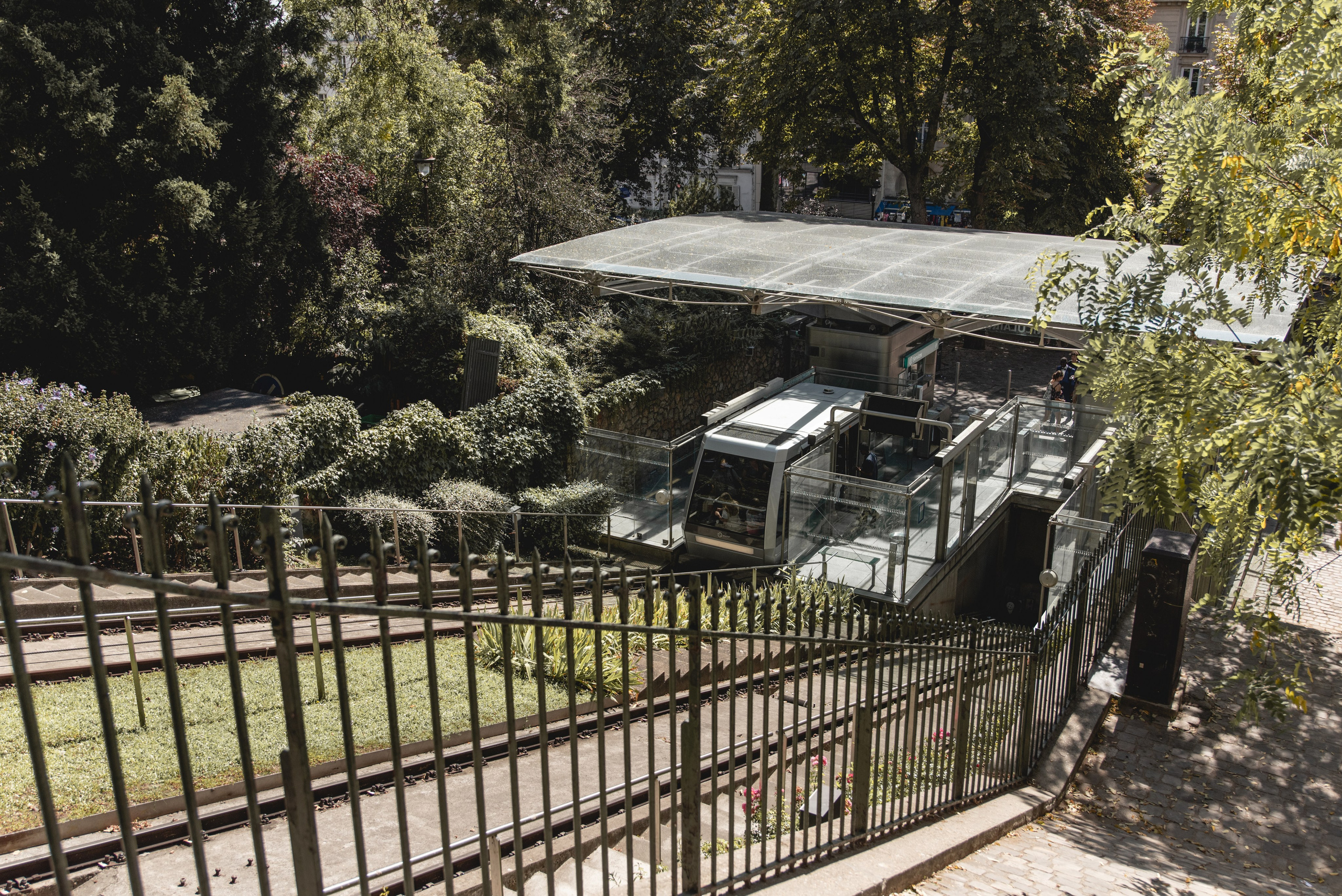 Paris. Photographe sur Cote d’Azur. Portraits de familles, couples, enfants, événements