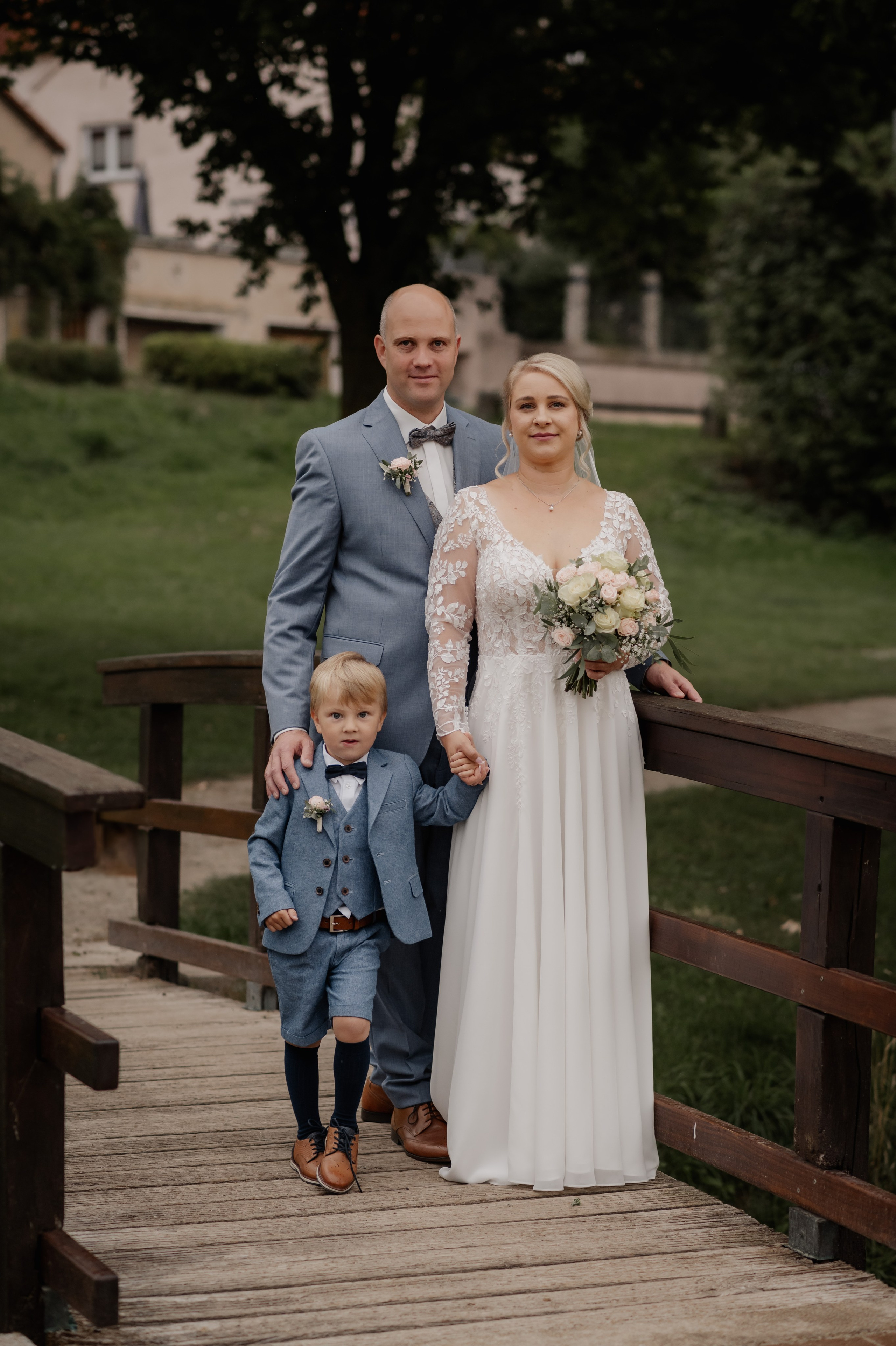 PRE-WEDDING IN WOLFRAMS-ESCHENBACH. Photographer in Nuremberg Irina Mehnert from Ansbach