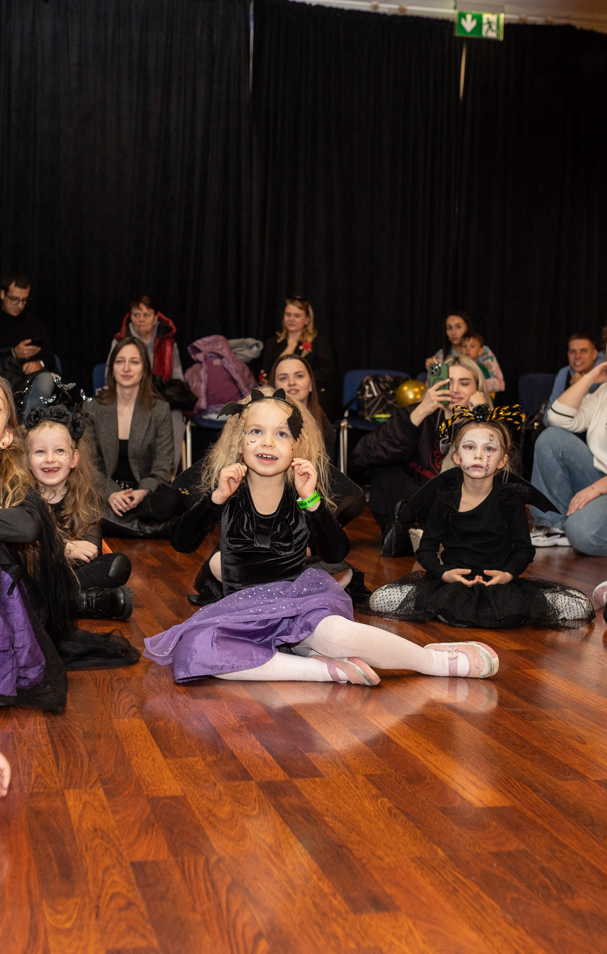 Leo dance studio Helloween 2025. Семейный и детский фотограф в Варшаве Мила Бобровская