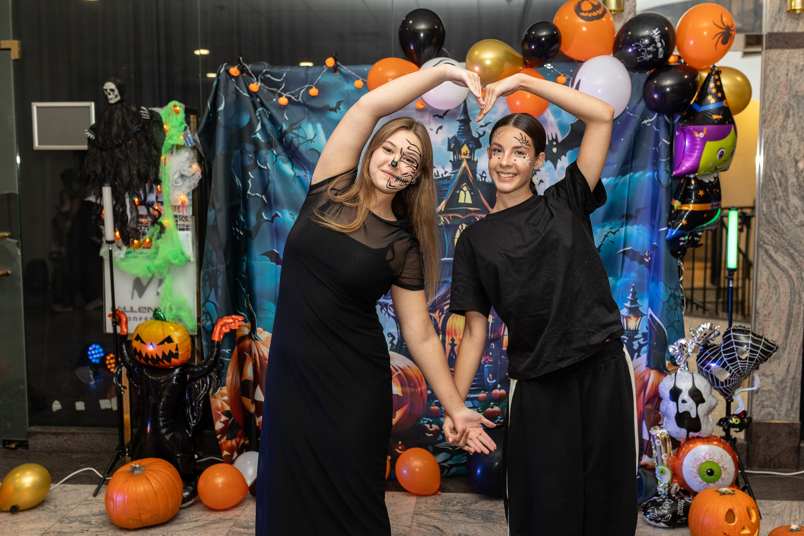 Leo dance studio Helloween 2025. Семейный и детский фотограф в Варшаве Мила Бобровская