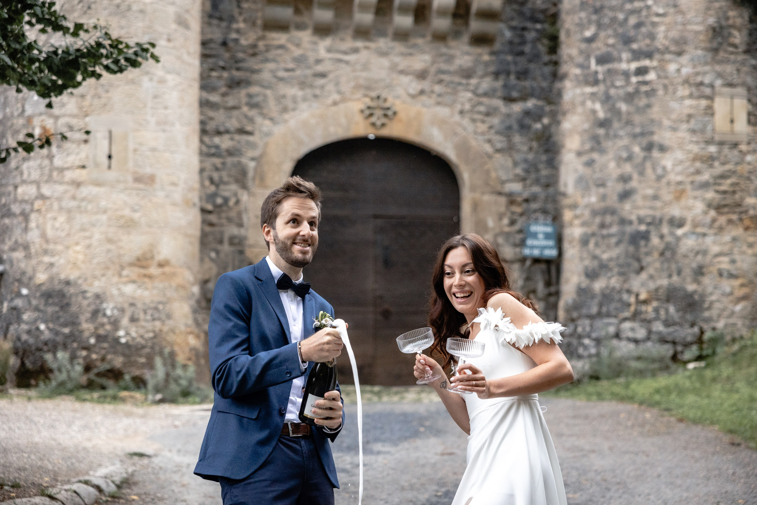 Mariage au château français. Elopement au Château de Cénevières. Eugénie Smirnova — Photographe à Toulouse et dans le Sud-Ouest