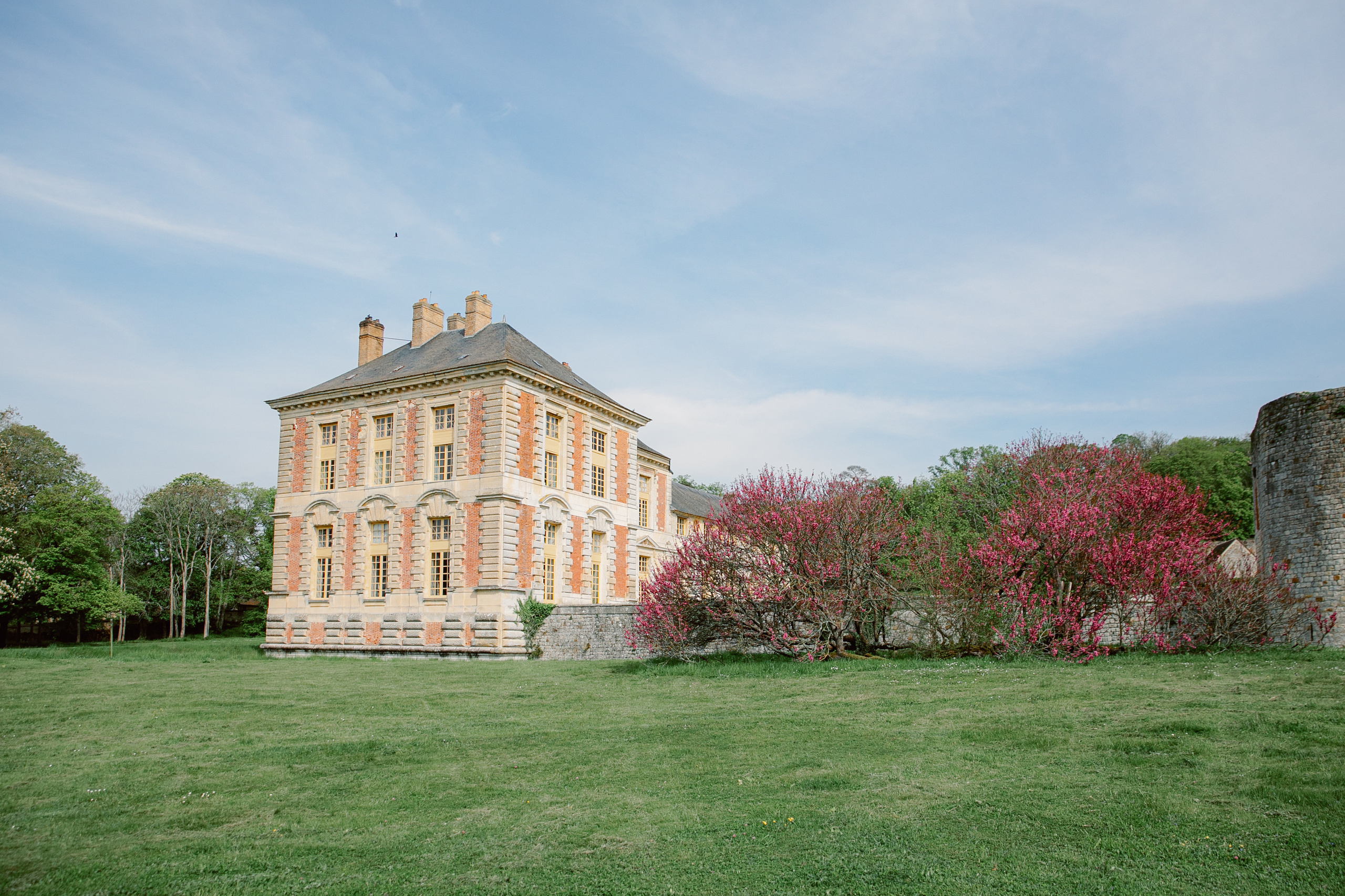 Chateau de Vallery France Cristian&Calina Wedding 2023. Iurkovski PHOTOGRAPHY in Europe. Luxury destination weddings and events
