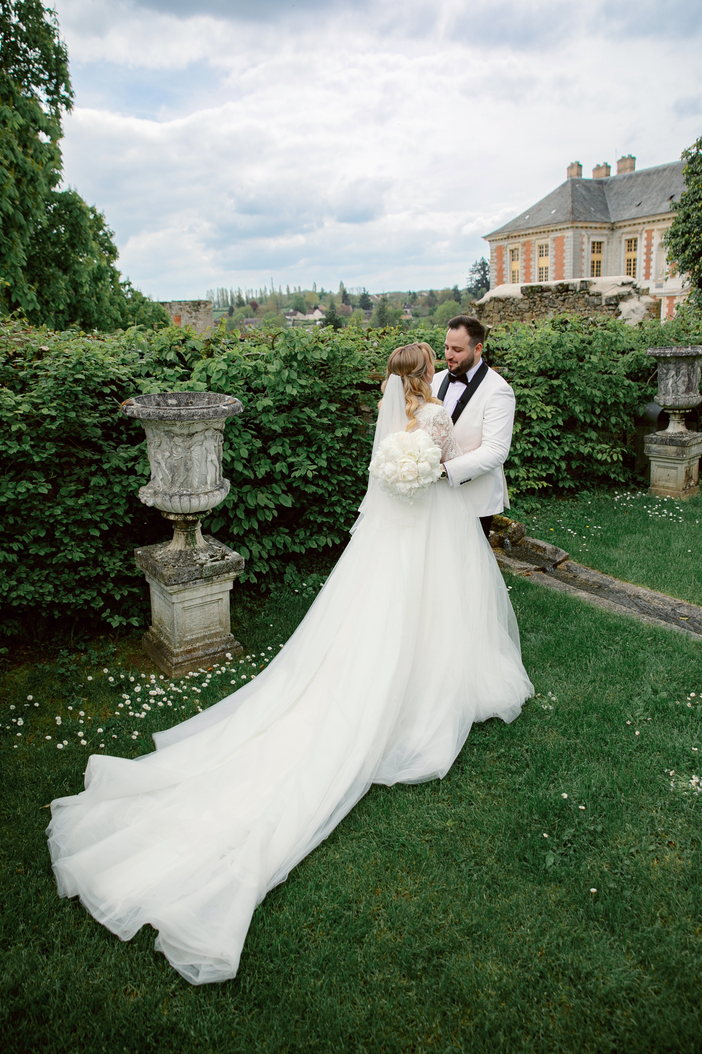 Chateau de Vallery France Cristian&Calina Wedding 2023. Iurkovski PHOTOGRAPHY in Europe. Luxury destination weddings and events