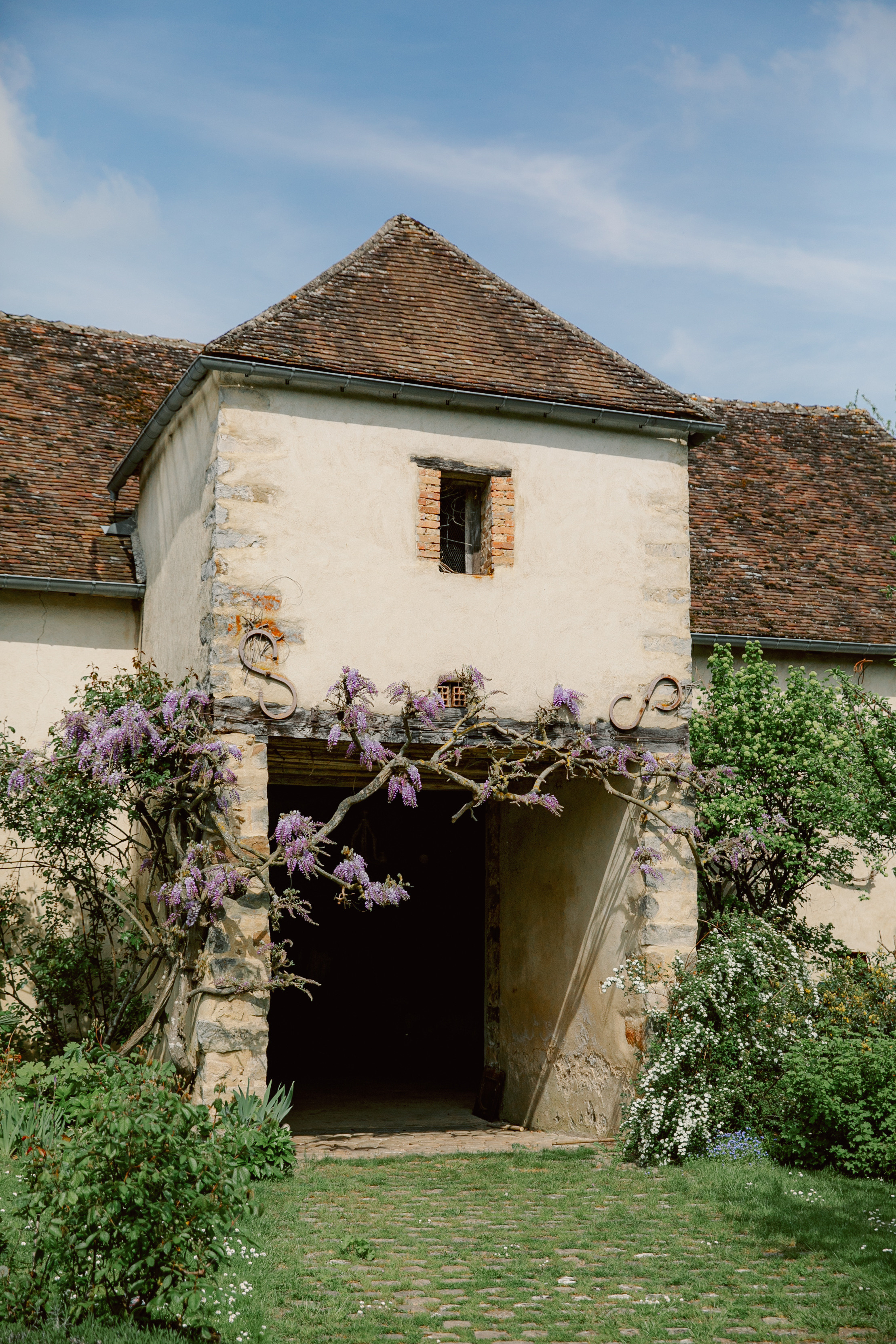 Chateau de Vallery France Cristian&Calina Wedding 2023. Iurkovski PHOTOGRAPHY in Europe. Luxury destination weddings and events