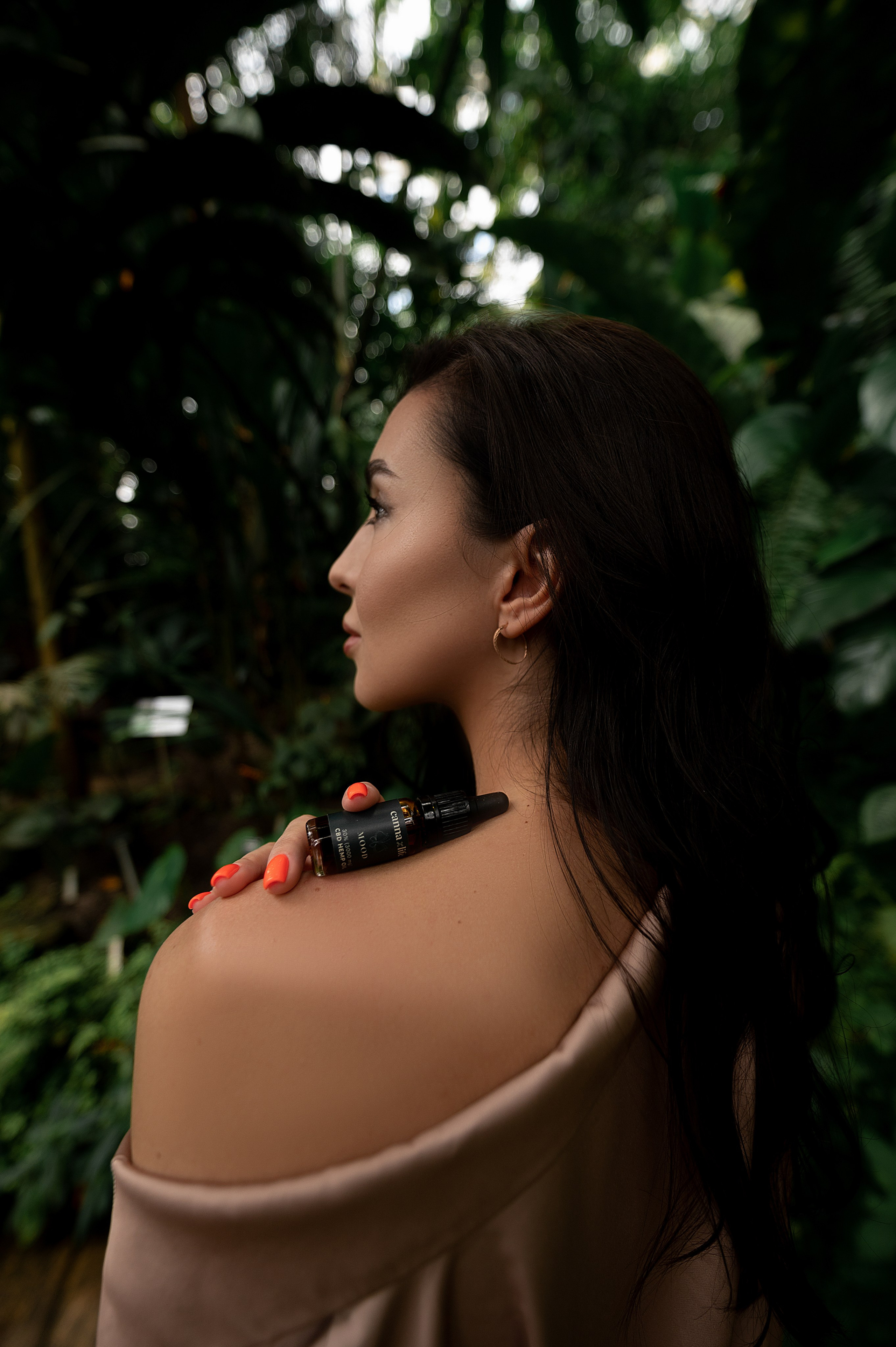 CannaXlife CBD products. ANNA-MARIA PHOTO CONTENT CREATOR — фотограф, естет, художник і візуальний експерт Instagram у Празі