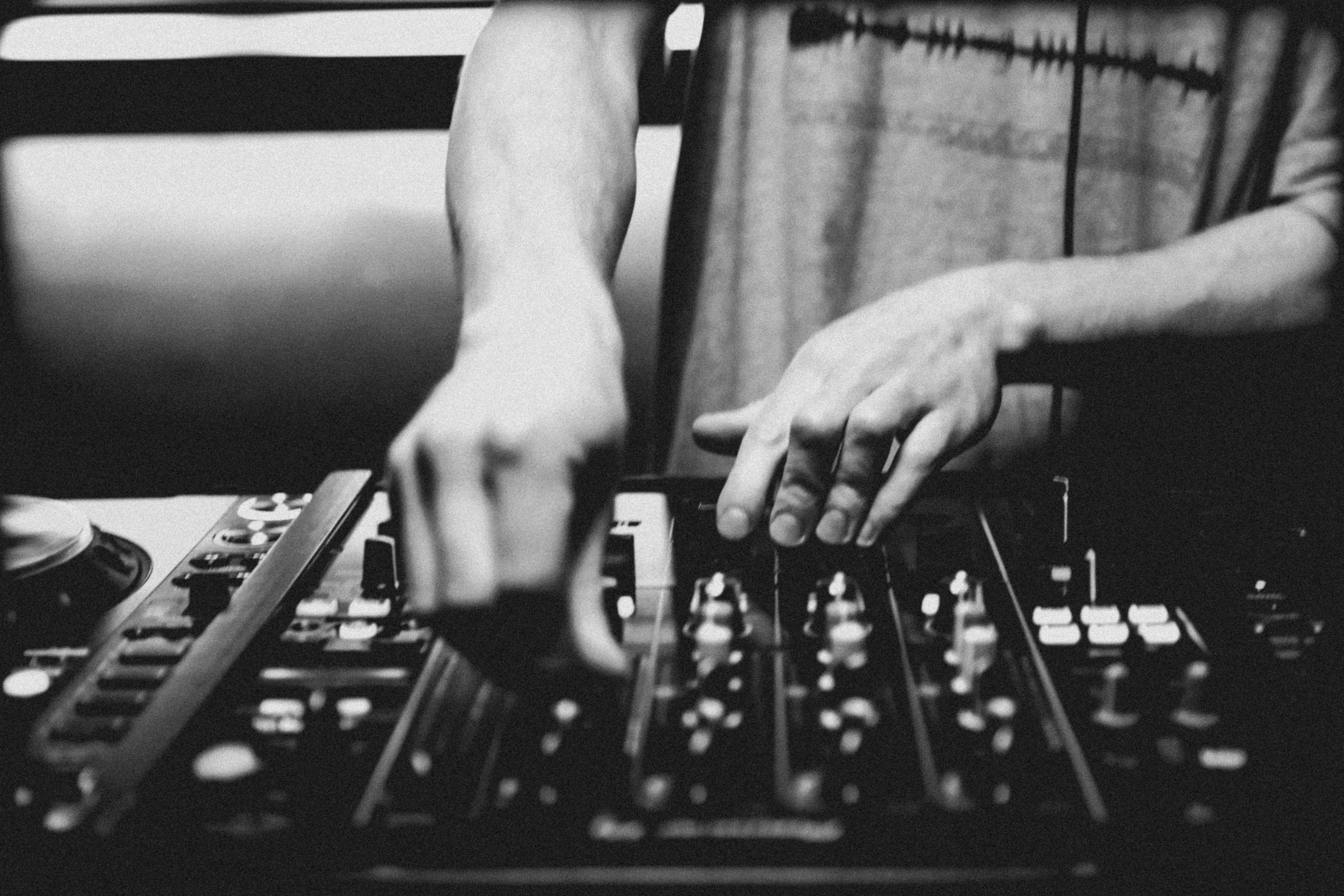 Music Event Photography — Live Shows & Behind the Scenes. Lifestyle & Documentary Photography in Bristol, Bath & London — def0cused