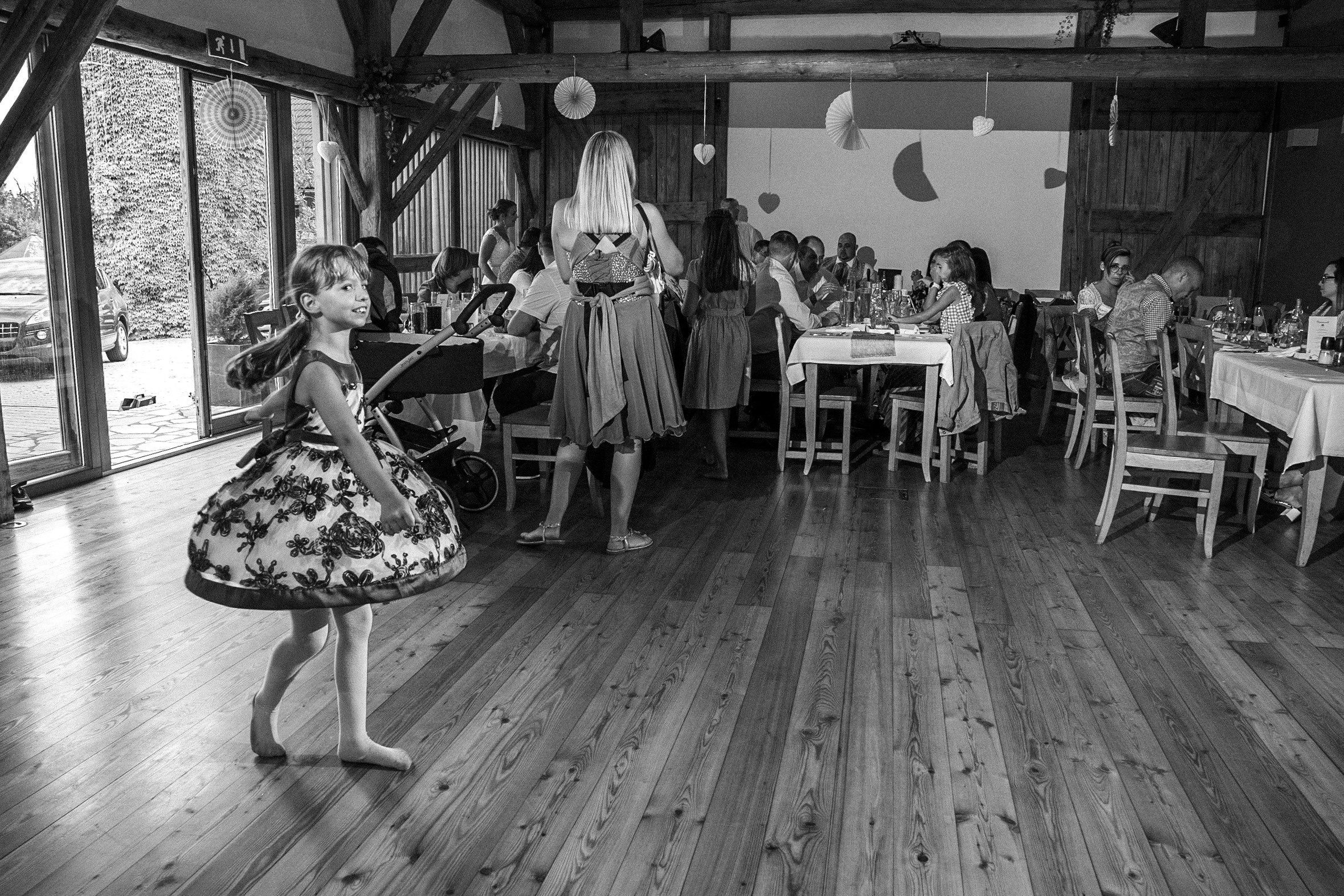 Tina und Dominik. Hallo, ich bin Nadya - Fotografin aus Linz, Oberösterreich