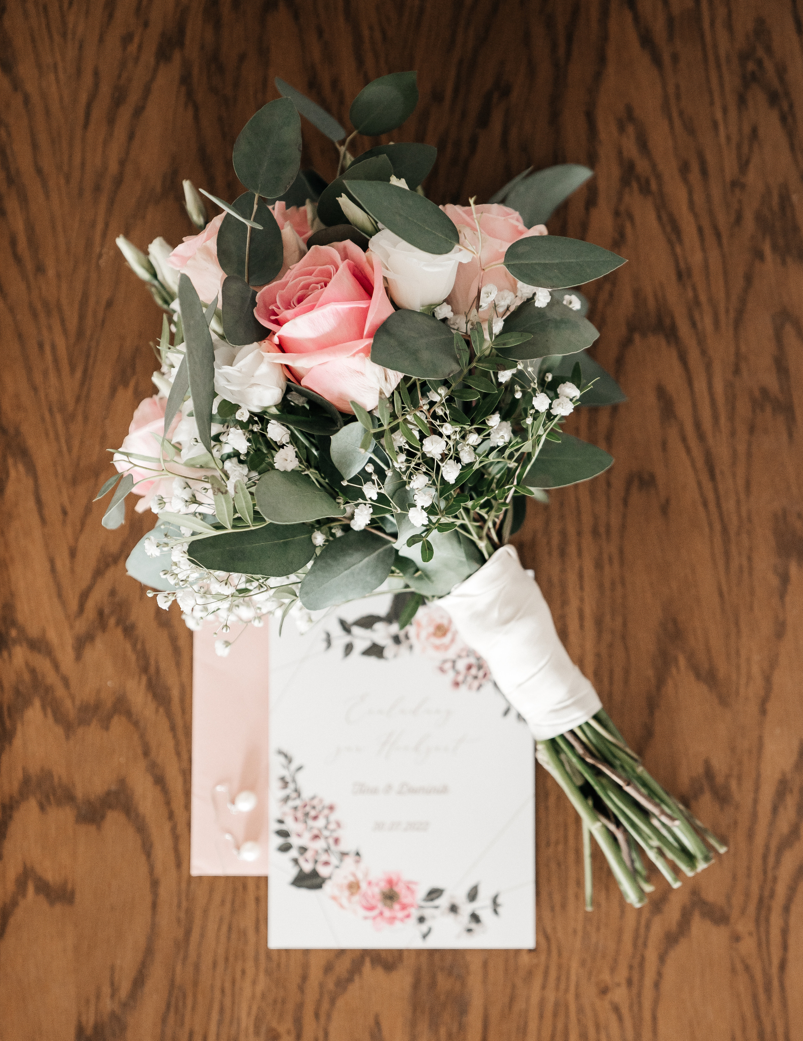 Tina und Dominik. Hallo, ich bin Nadya - Fotografin aus Linz, Oberösterreich