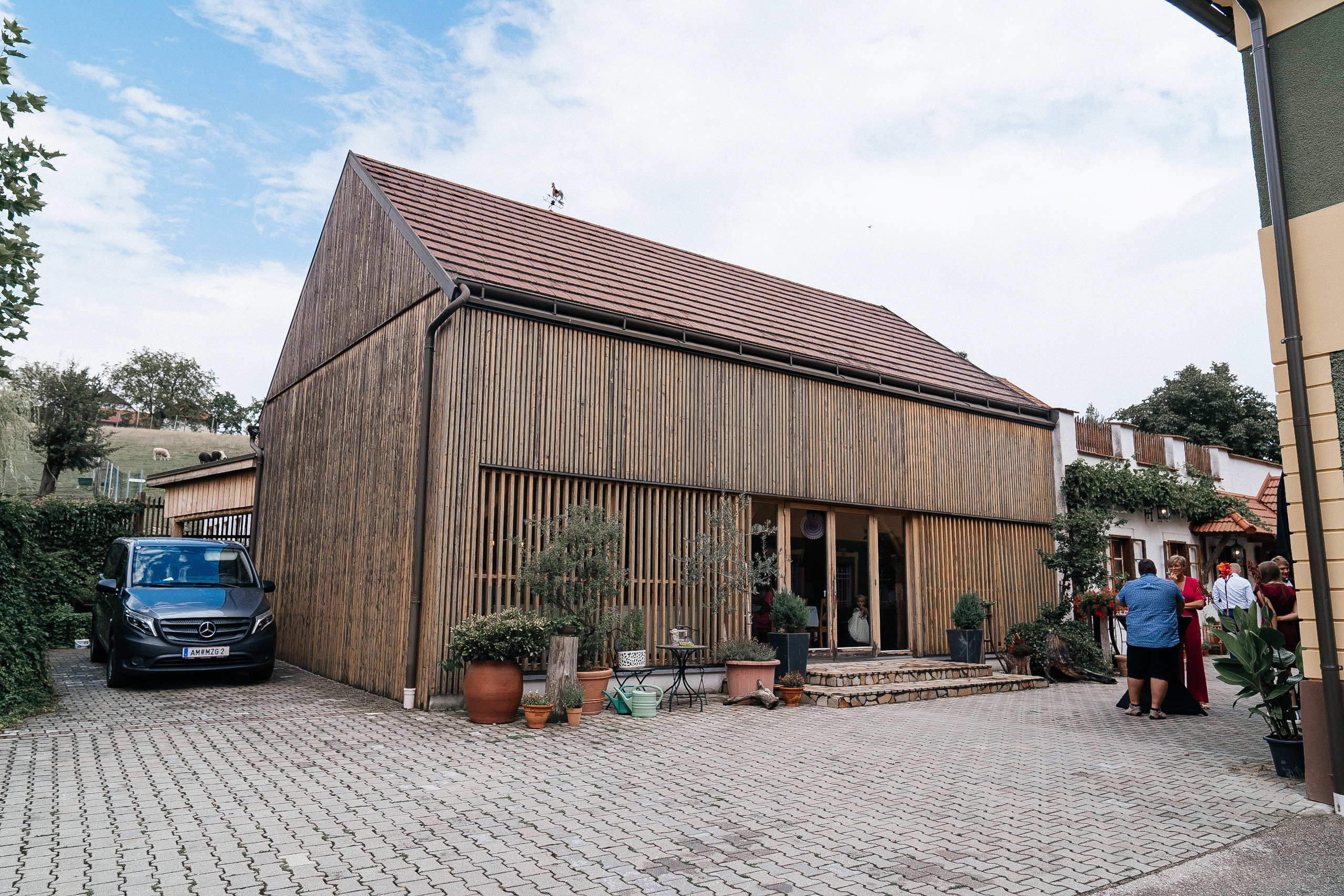 Tina und Dominik. Hallo, ich bin Nadya - Fotografin aus Linz, Oberösterreich