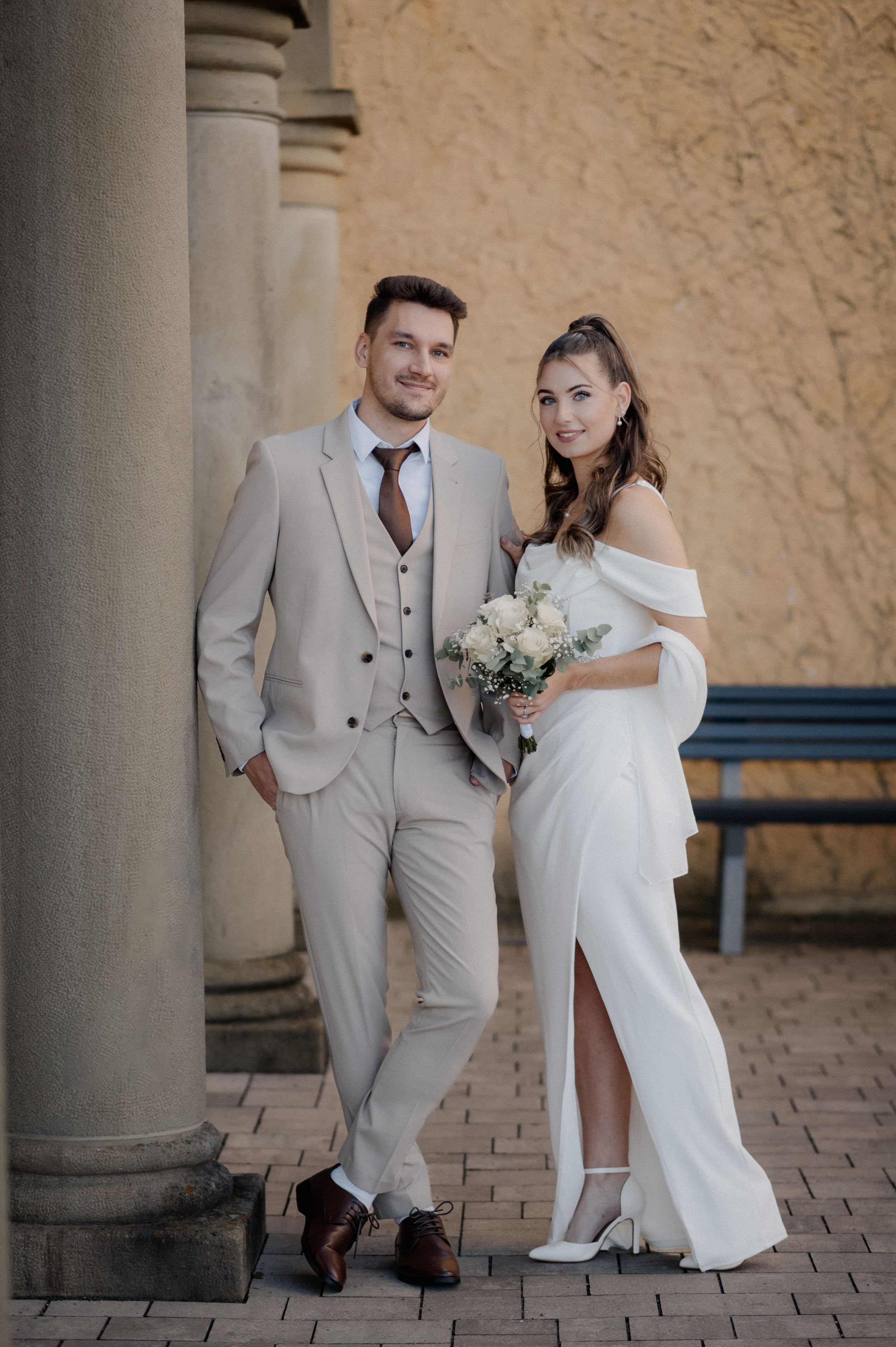CIVIL WEDDING IN STADTSCHLOSS IN HERRIEDEN. Photographer in Nuremberg Irina Mehnert from Ansbach