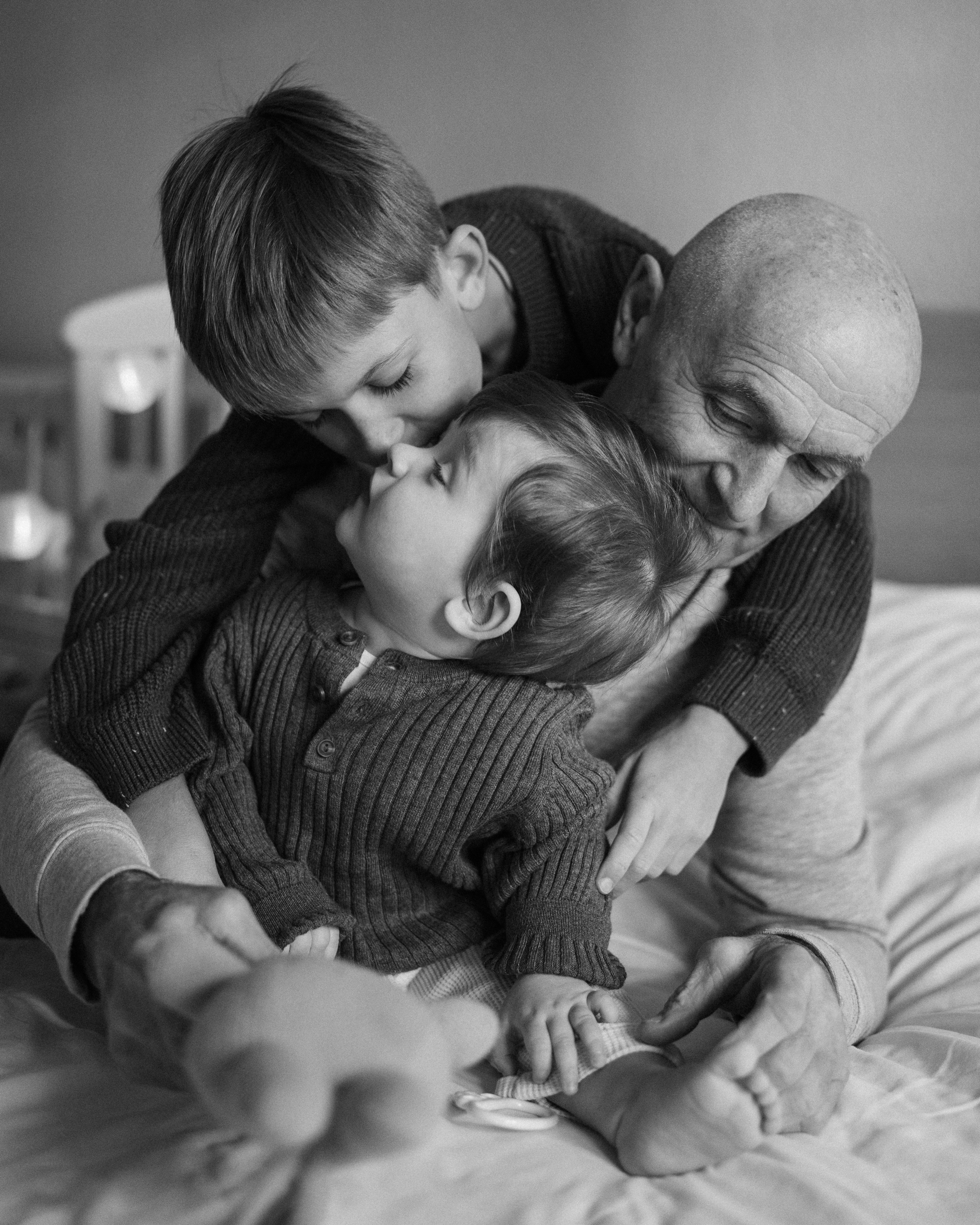 Family Photoshoot Spain with kids. Photographer in Madrid, Spain. Alyona Belyaninova