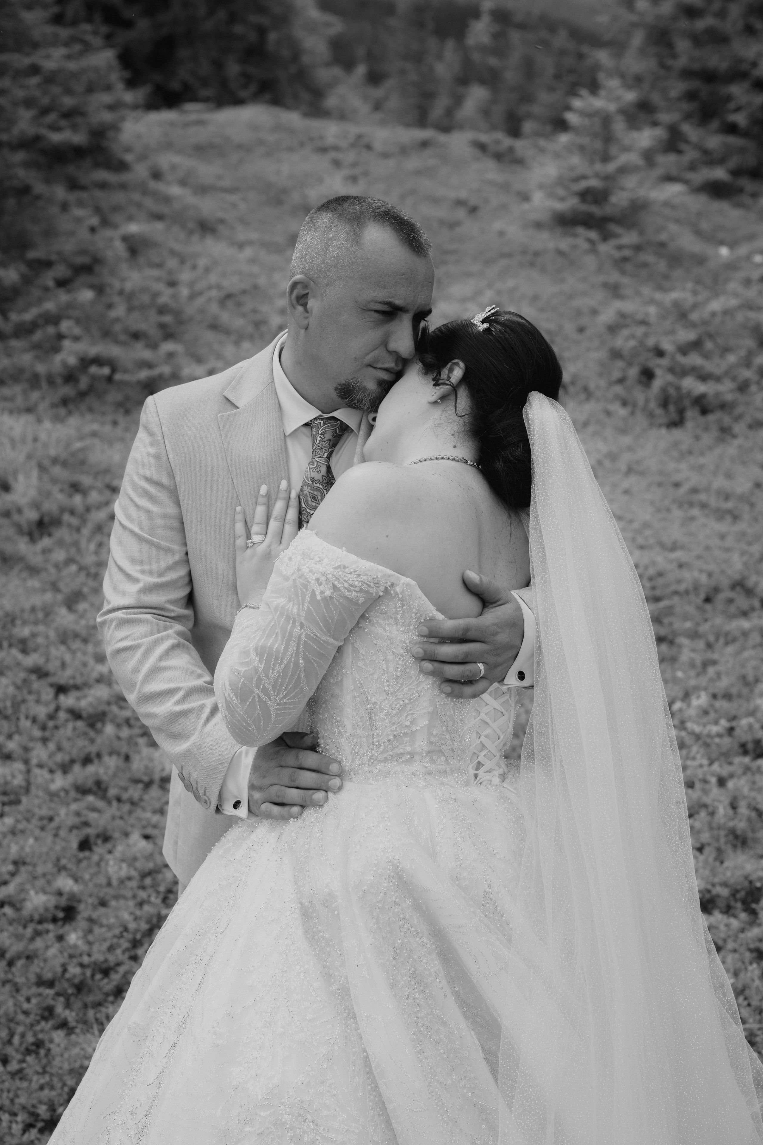 Documentary Weddings. Adrian Aioanei — Fotograf profesionist de nuntă în Iași, Suceava și București. Specializat în evenimente, portrete și fine art