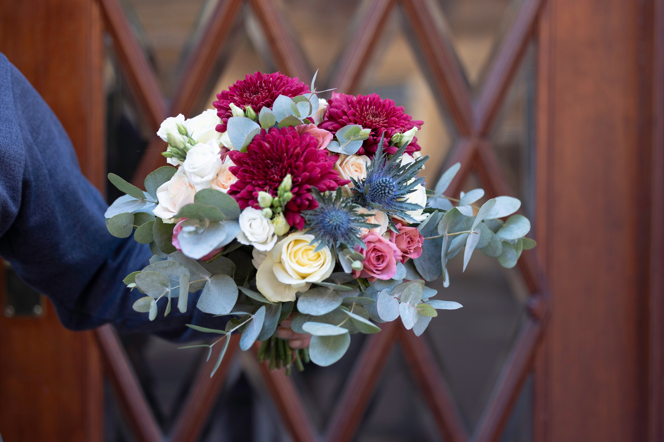 Bryllupsbinderi hos Akropolis Blomster – Fra brudebuketter til borddekorationer, vi skaber den perfekte stil til dit bryllup