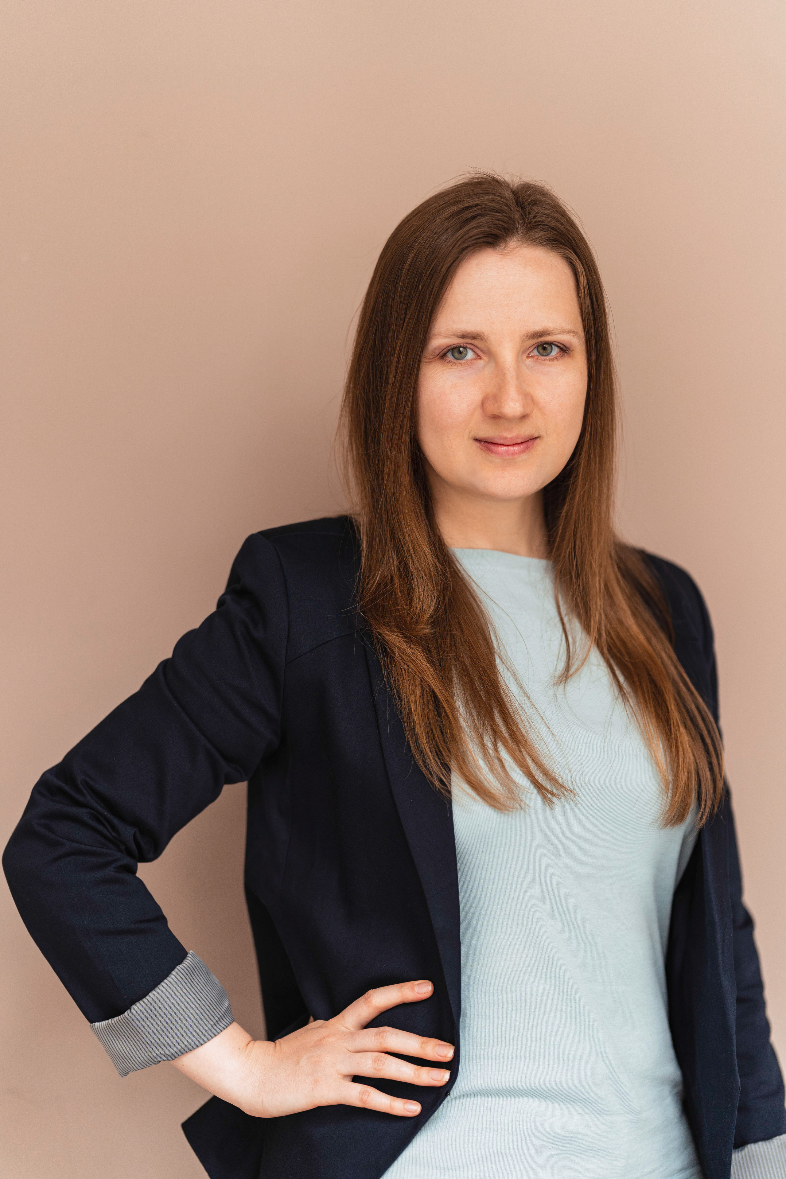 Business portrait. Julia Pelikánová | Portrait and content photographer in Prague