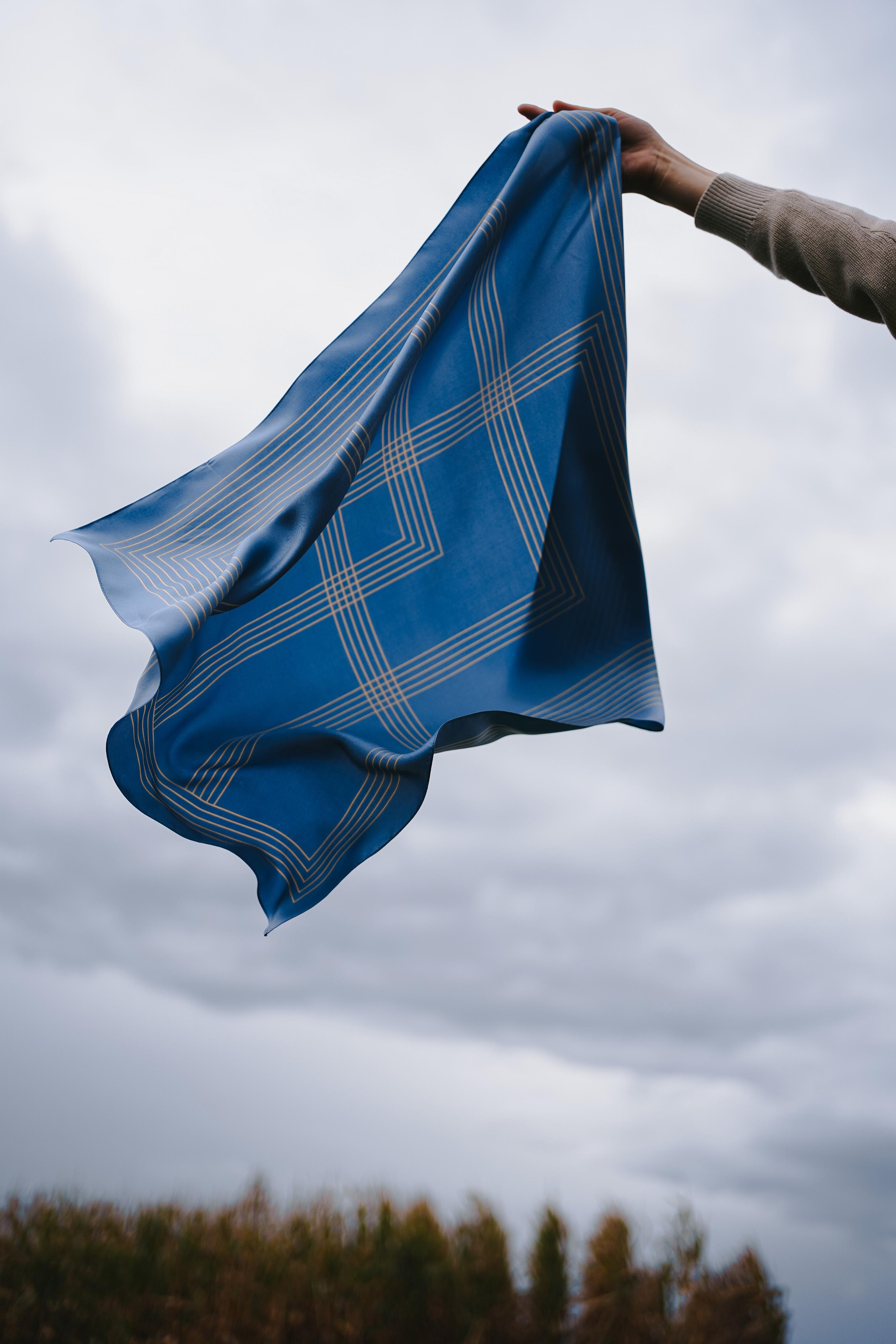 “Lightness”. Editorial for https://preri.com/. Julia Pelikánová | Portrait and content photographer in Prague
