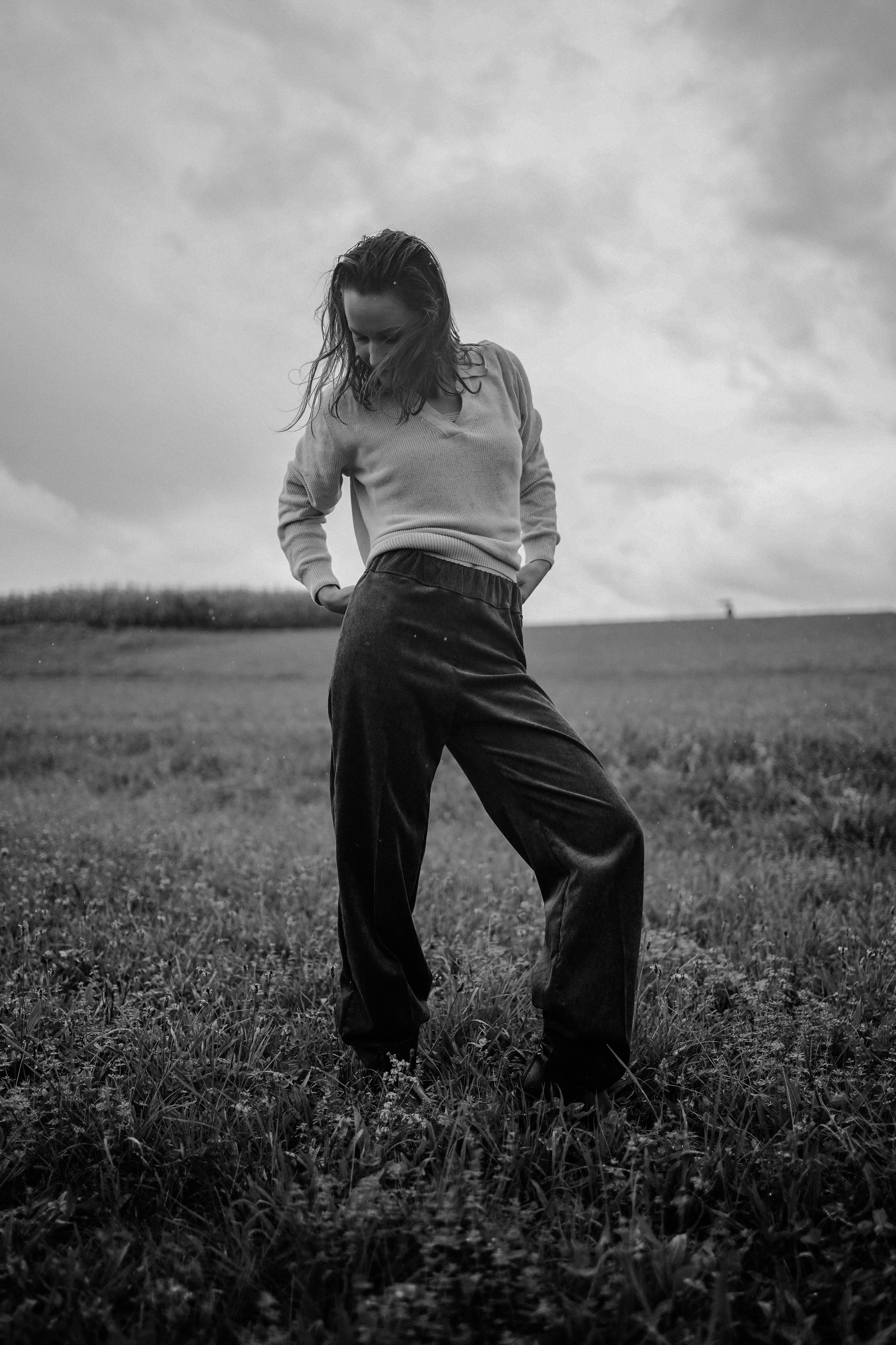 “Storm”. Editorial for https://preri.com/. Julia Pelikánová | Portrait and content photographer in Prague