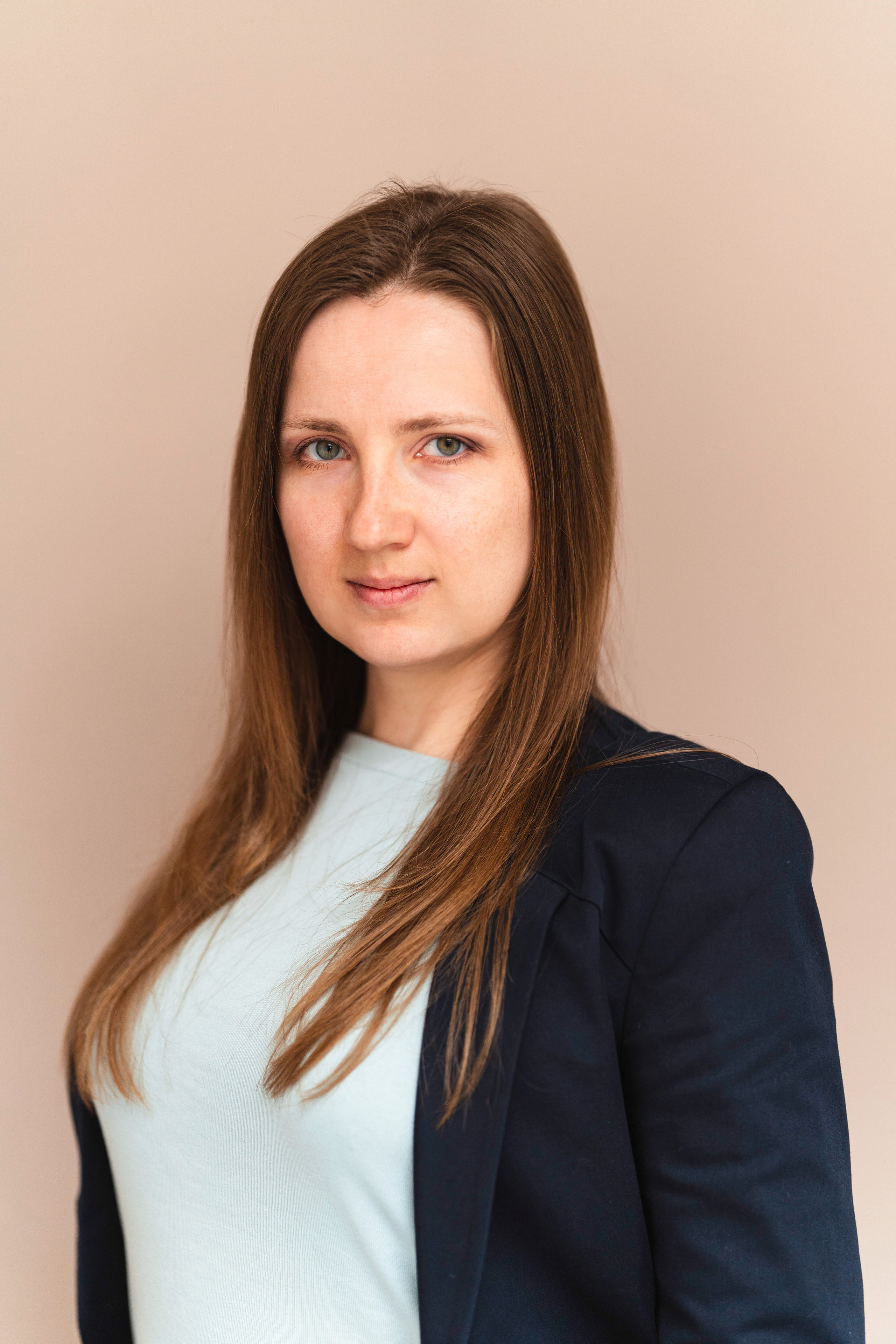 Business portrait. Julia Pelikánová | Portrait and content photographer in Prague