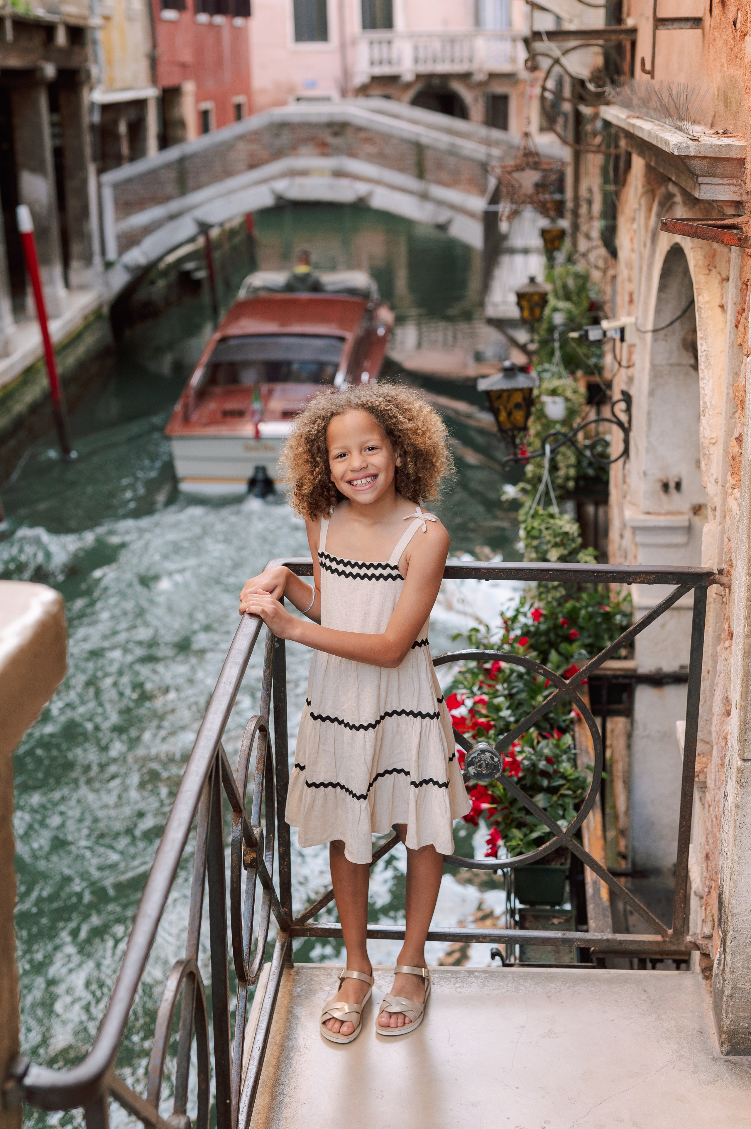 Eliza, Elena, Elliana, Teresa and Brad. Photographer in Venice Anna Terzi