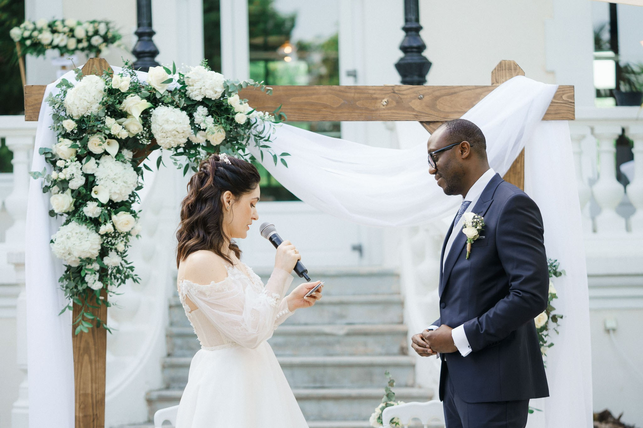 K& F, destination wedding photographer in L’Orangerie de l’Orée du Bois, France