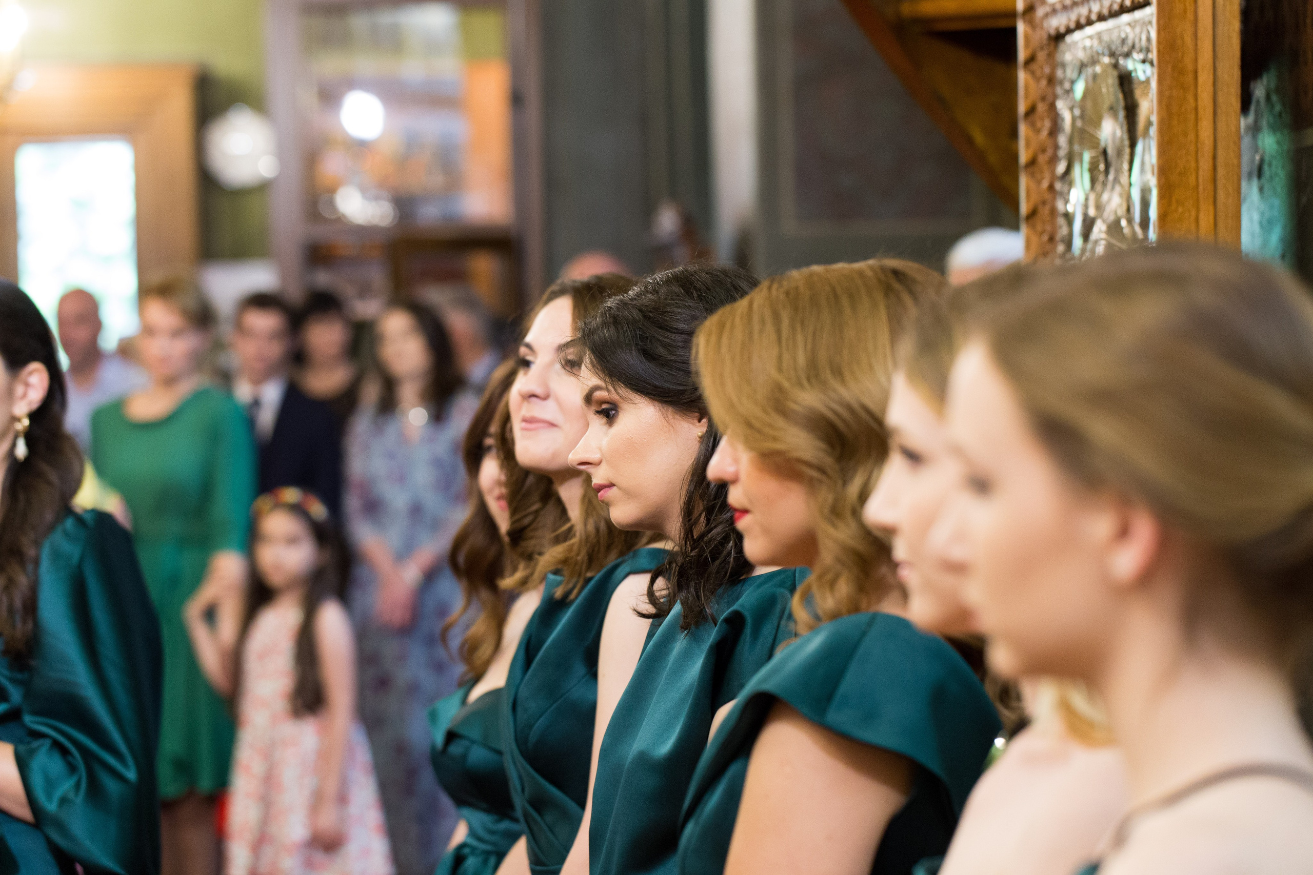 Cununia religioasa, fotograf cununie biserica bucuresti, fotografii domnisoare de onoare, fotografii cavaleri de onoare, fotografii de la cununie, fotografii nunta de la biserica, pozing mireasa, obiceiuri, fotografie profesionala nunta