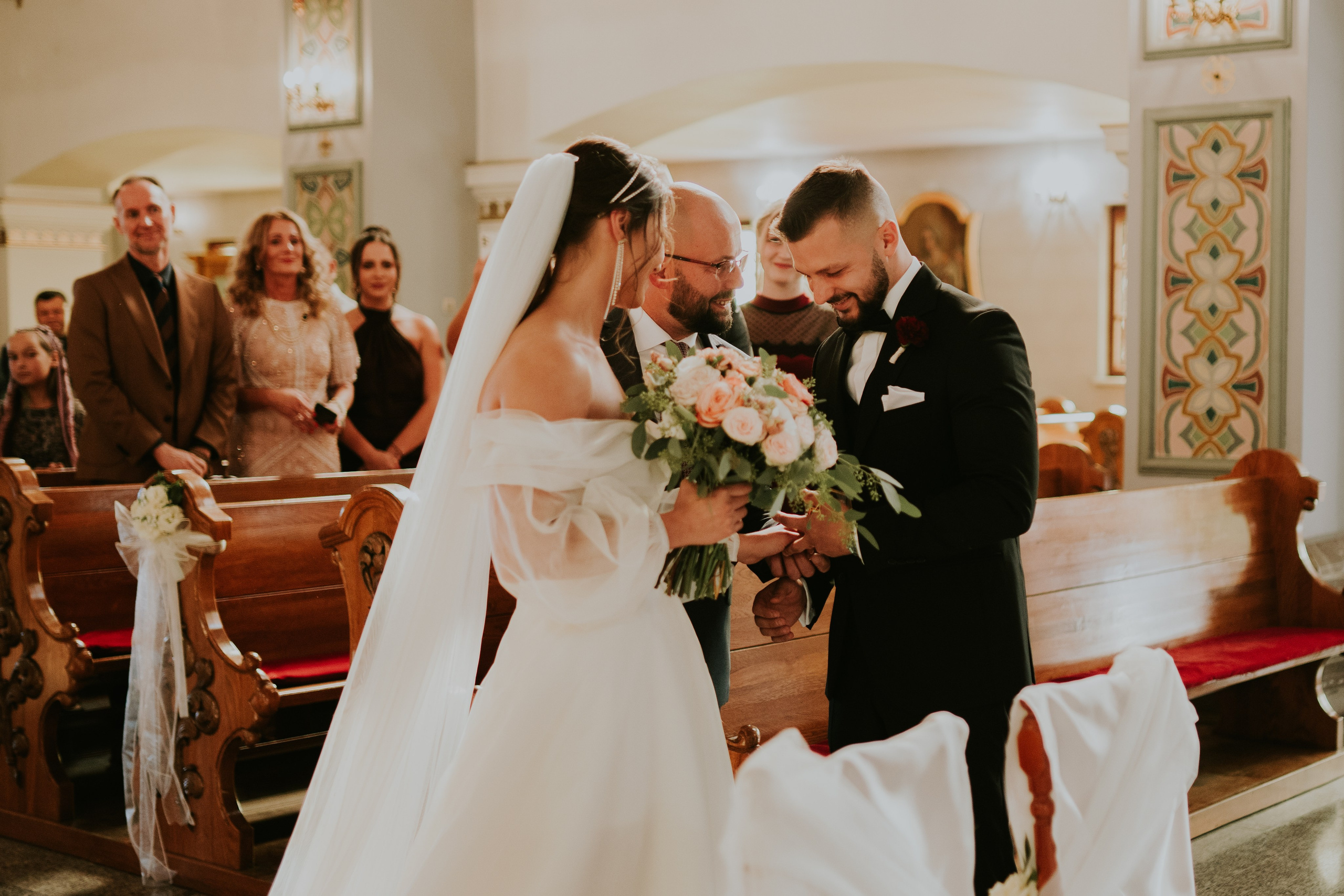 Sala Koralowa w Jaworzu: Opowieść o ślubie Nikoli i Kacpra. Karkowskafoto - fotografia miłości