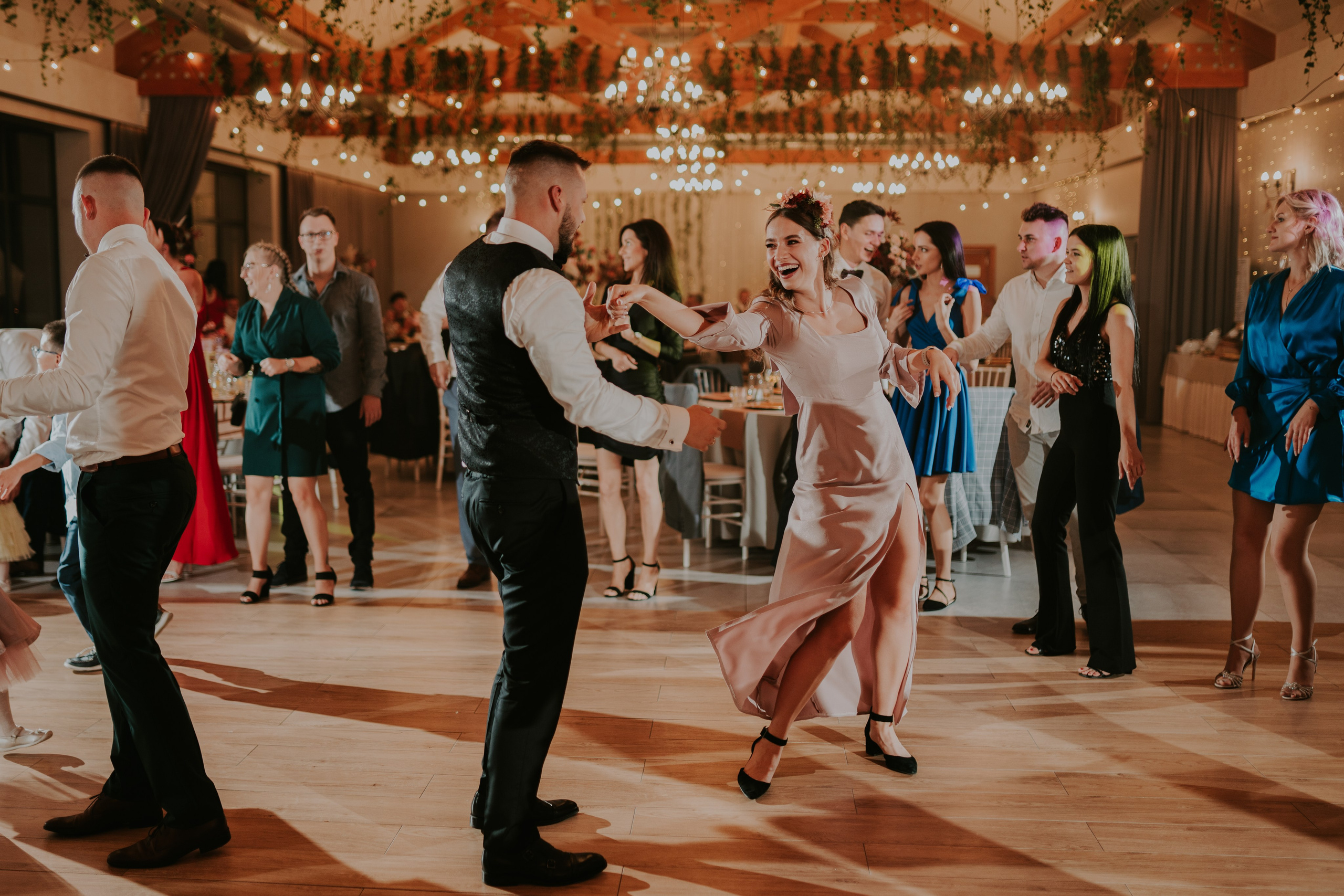 Sala Koralowa w Jaworzu: Opowieść o ślubie Nikoli i Kacpra. Karkowskafoto - fotografia miłości