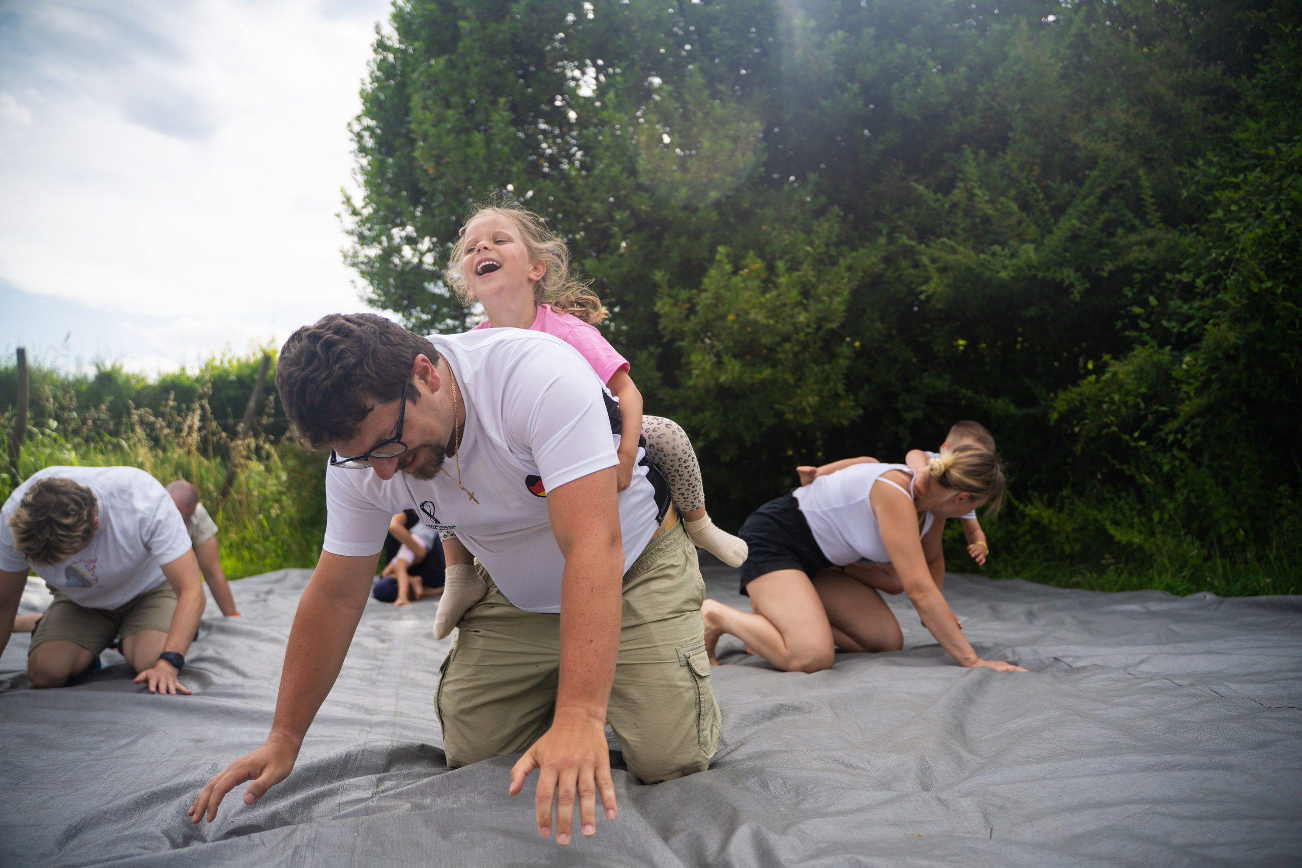 Детская игровая контактная импровизация. Семейные лагеря в Европе с Ниной Янечковой и Ириной Зиновьевой